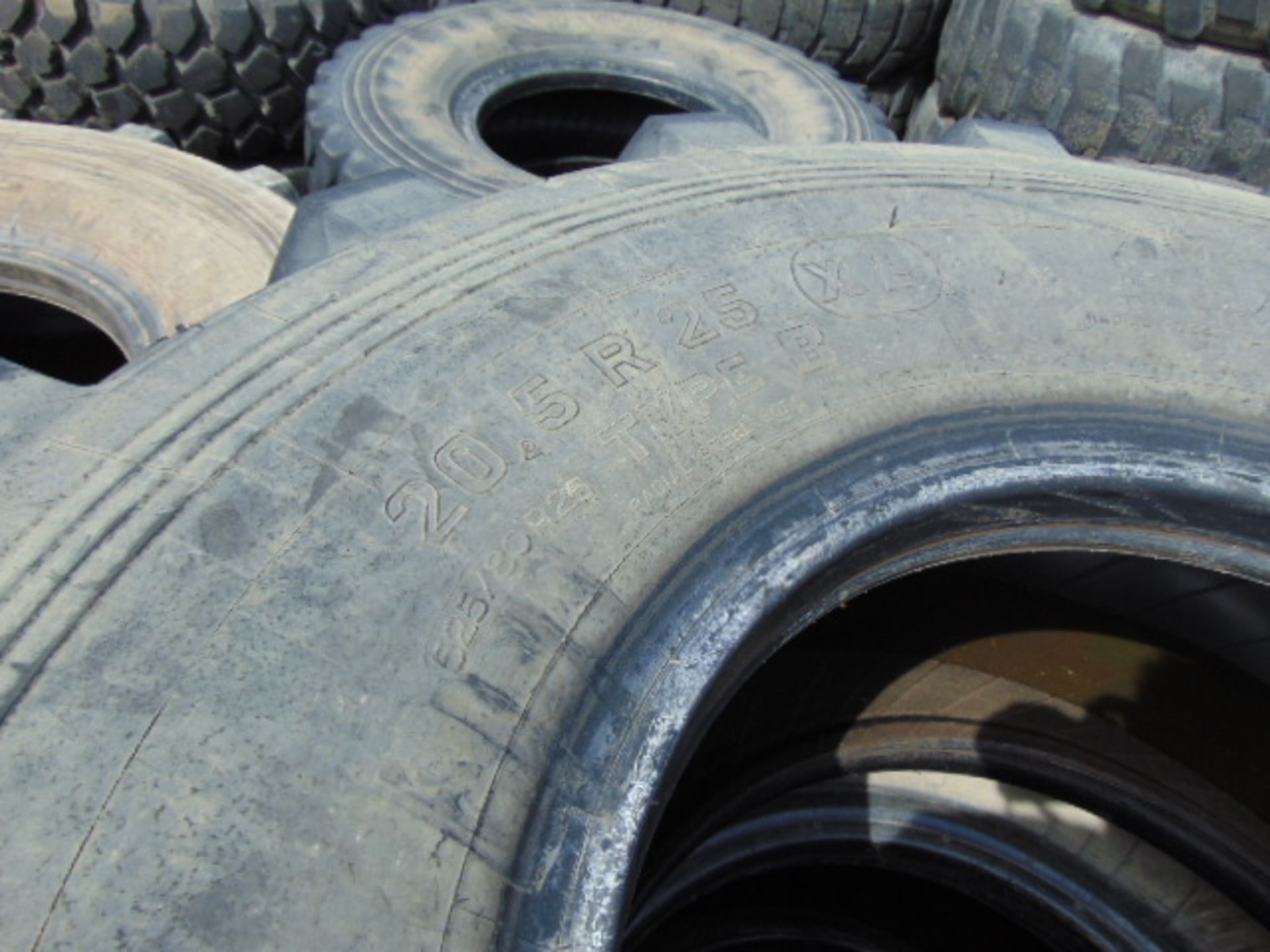 4 x Michelin 20.5 R25 XL 525/80 R25 Tyres - Image 5 of 5