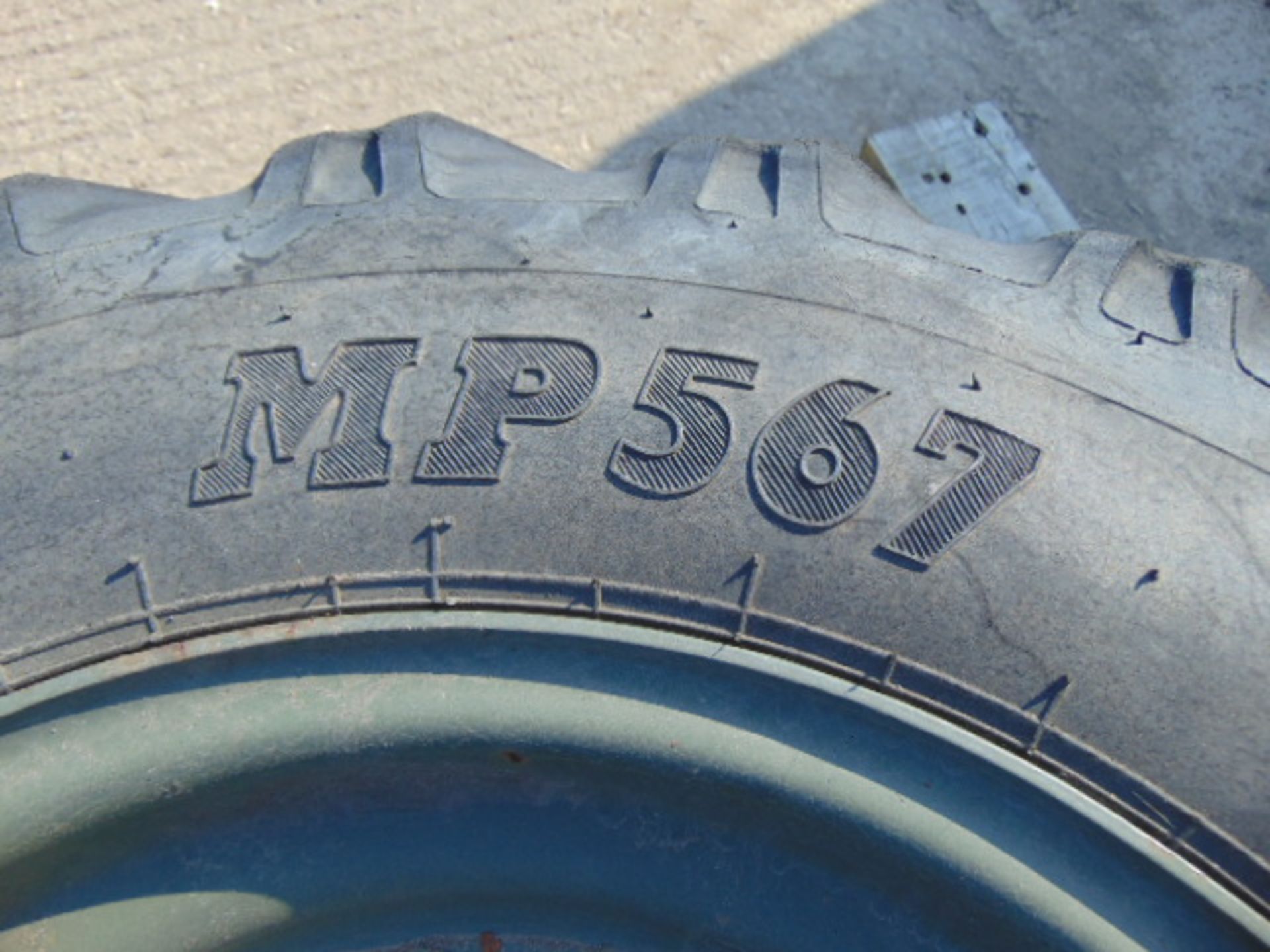 1 x BKT MP567 10.5-18 MPT Tyre complete with 4 stud rim - Image 6 of 6