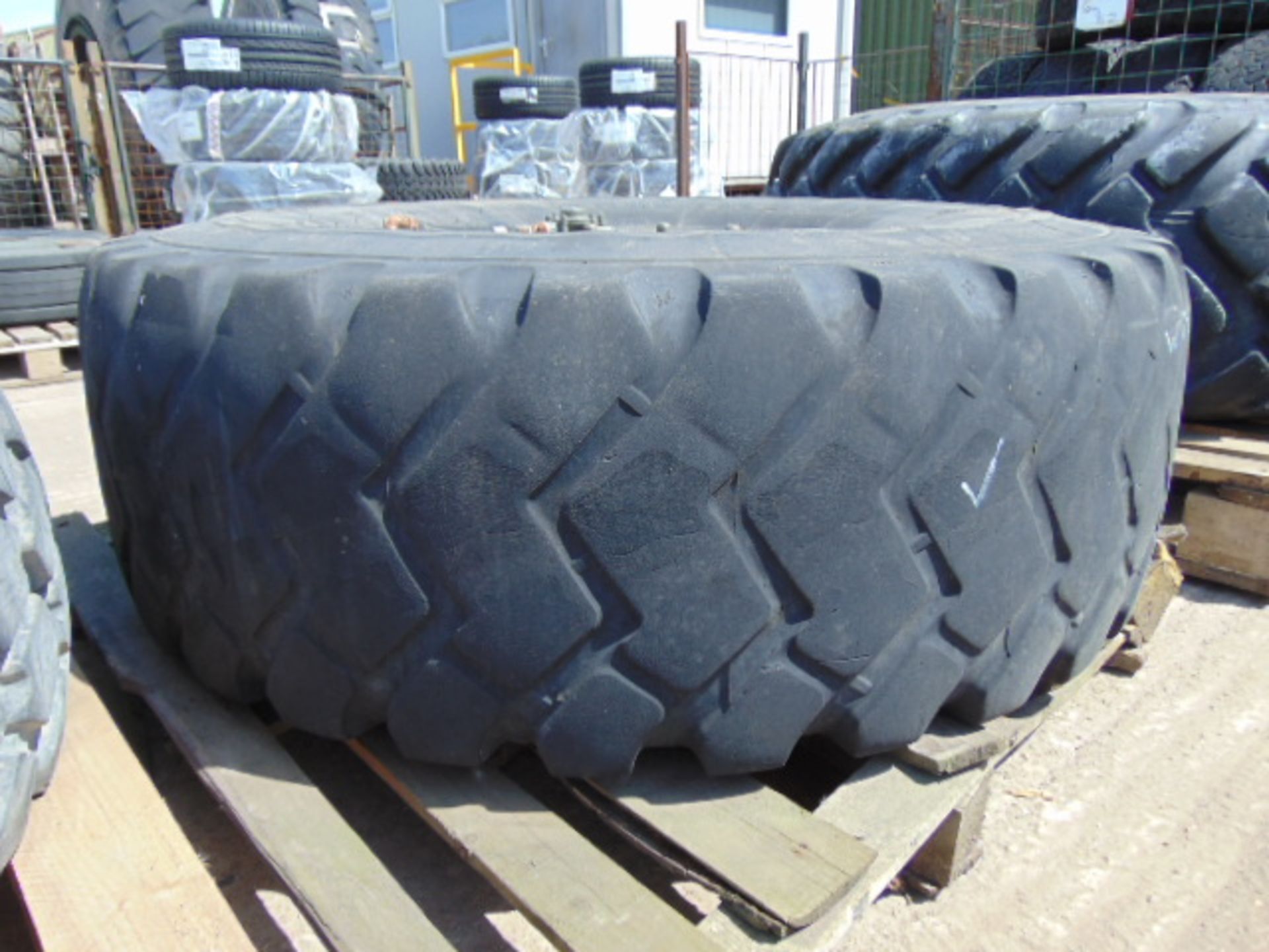 1 x Michelin 16.00 R20 XZL Tyre complete with 10 stud rim - Image 2 of 5