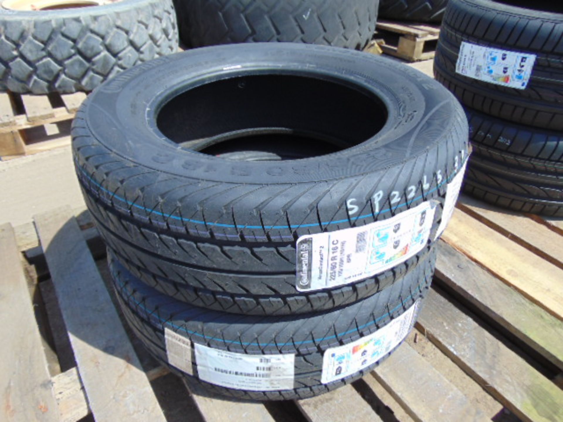 2 x Continental Vanco Contact 2 225/60 R16 C Tyres