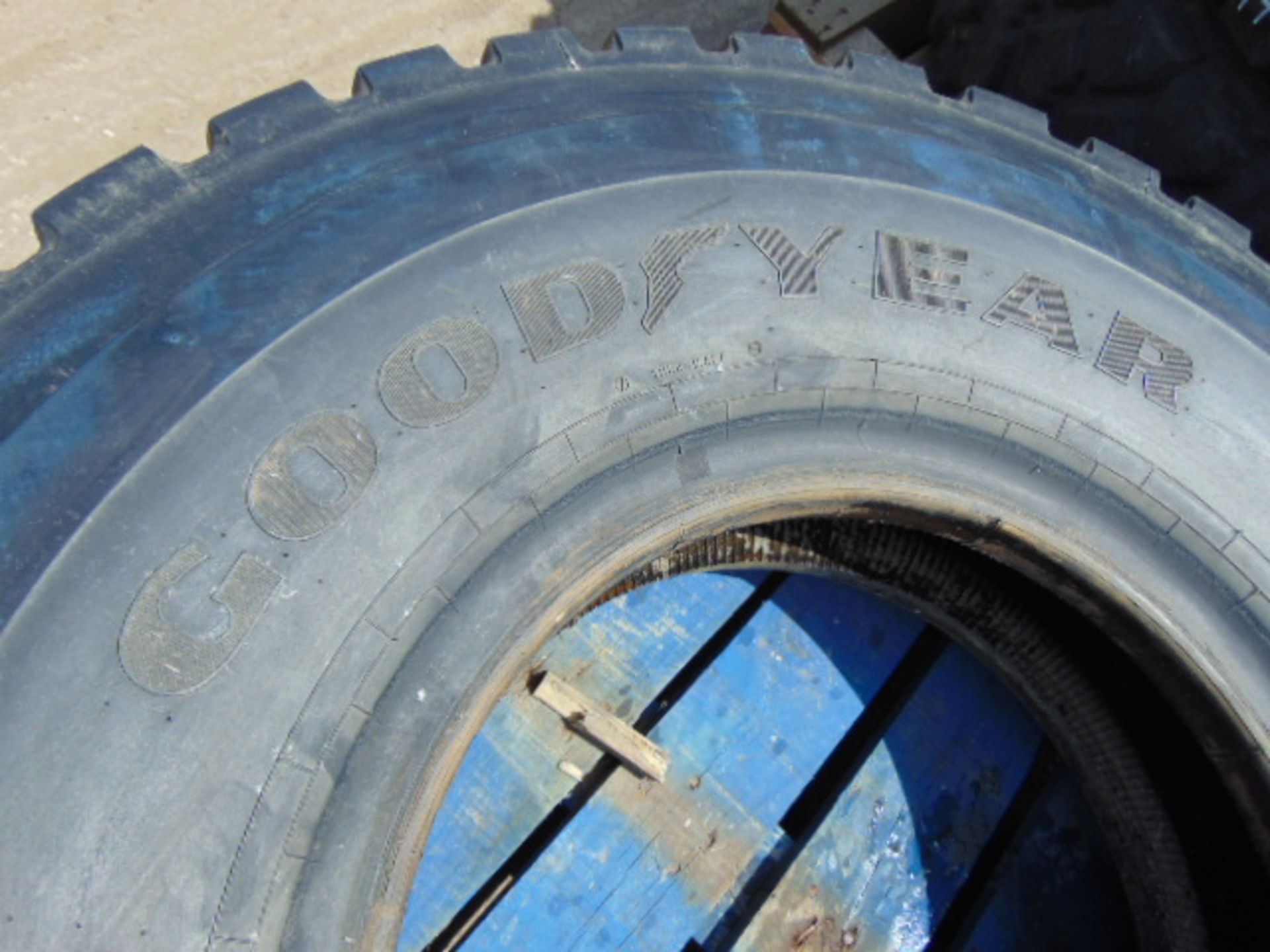 1 x Goodyear G388 12.00 R20 Tyre - Image 4 of 6