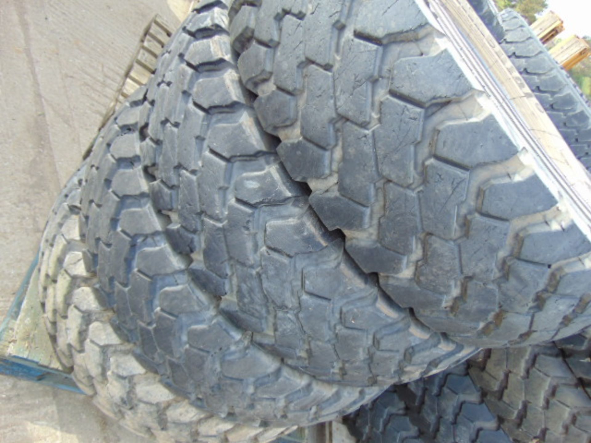 4 x Continental 14.00 R20 Tyres - Image 4 of 6
