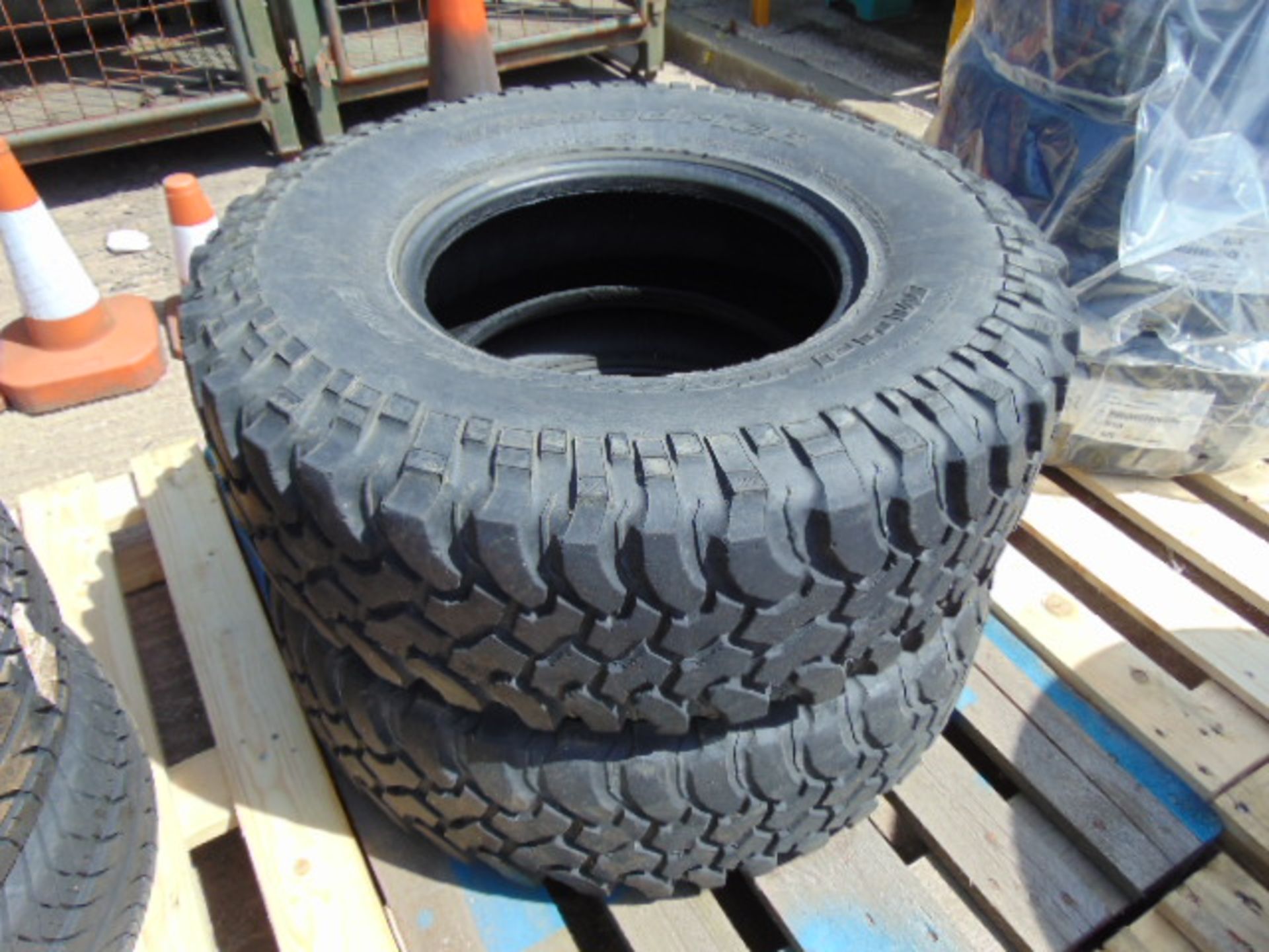 2 x BF Goodrich Mud Terrain LT 285/75 R16 Tyres