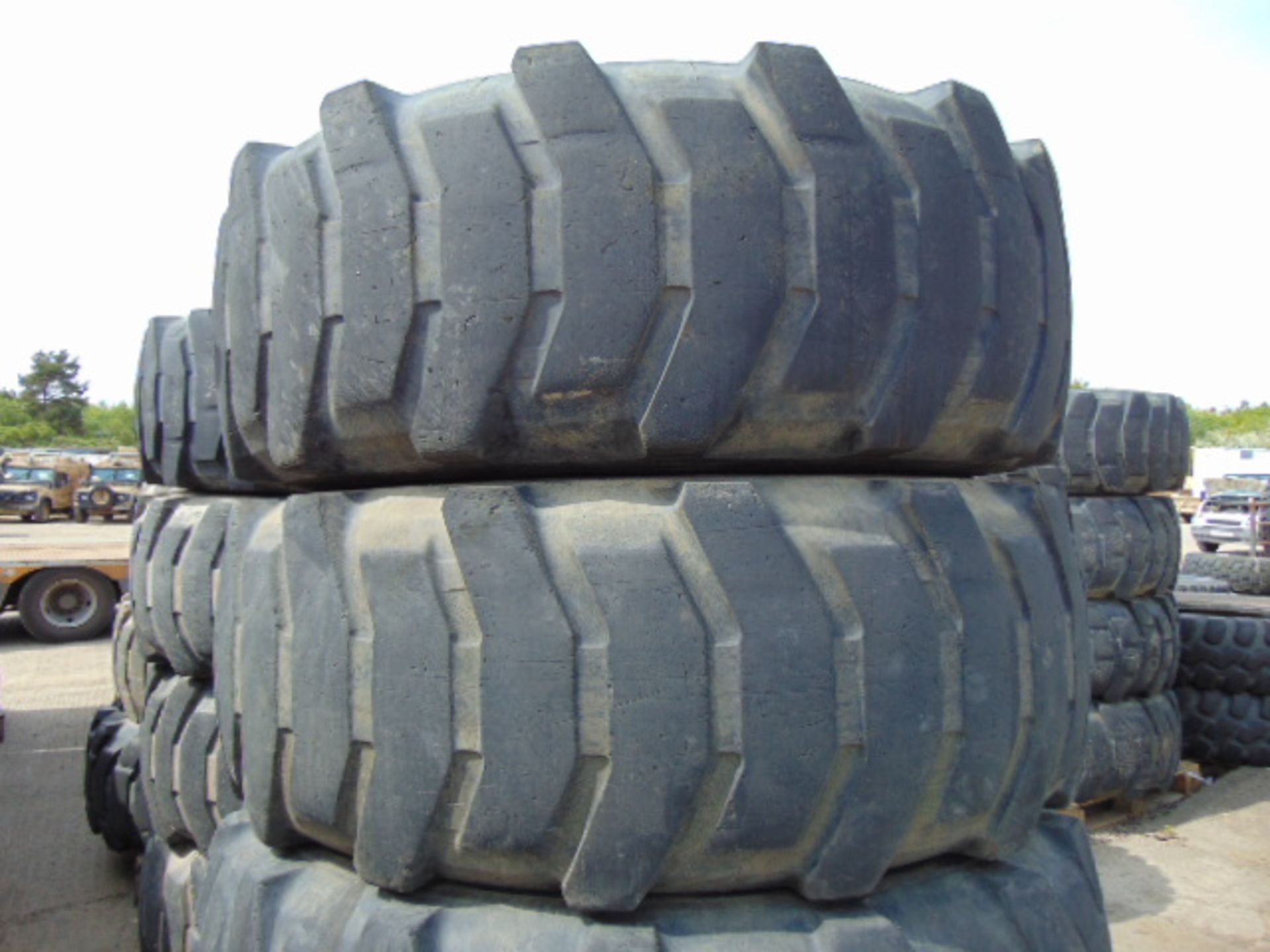 4 x Michelin 20.5 R25 XL 525/80 R25 Tyres - Image 2 of 6