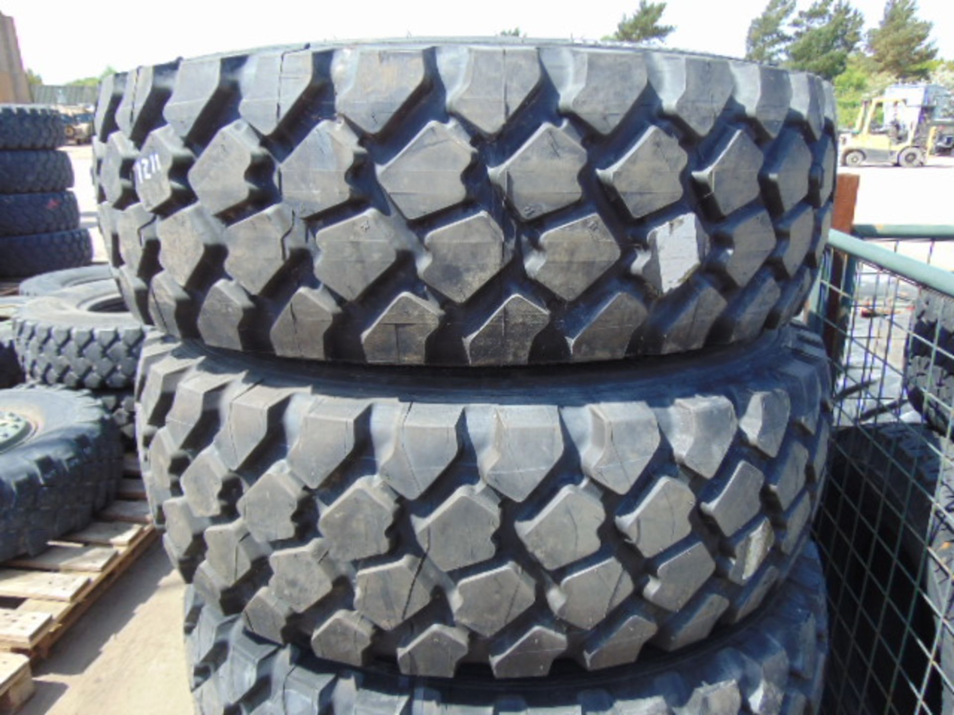 4 x Michelin XZL 365/85 R20 Tyres with Runflat Inserts and 10 Stud Rims - Image 2 of 7