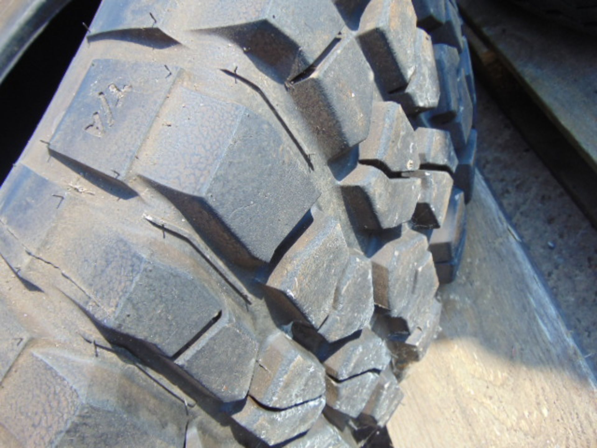 1 x BF Goodrich Mud-Terrain LT285/75 R16 Tyre - Image 3 of 6