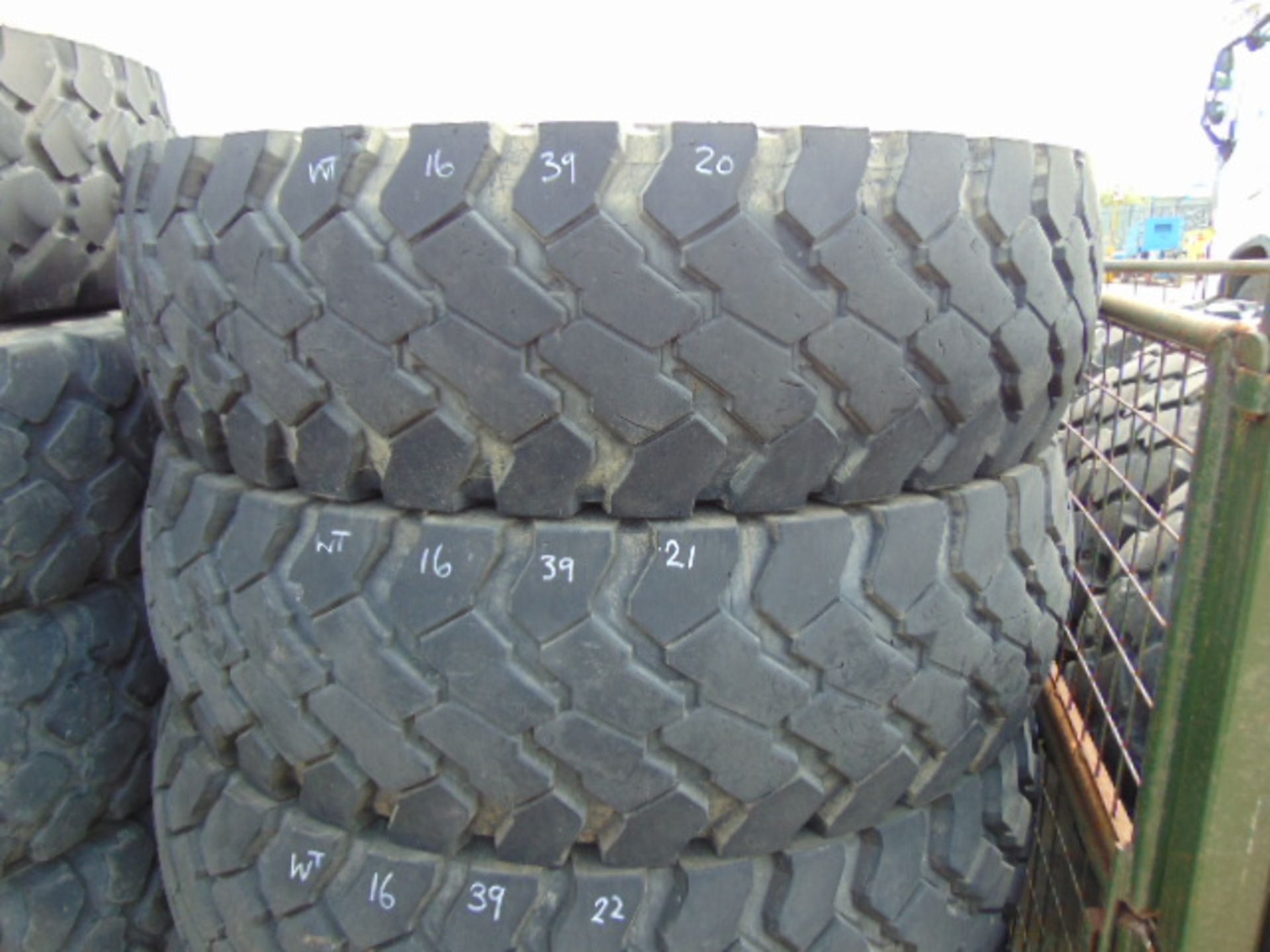 4 x Continental 14.00 R20 Tyres - Image 2 of 6