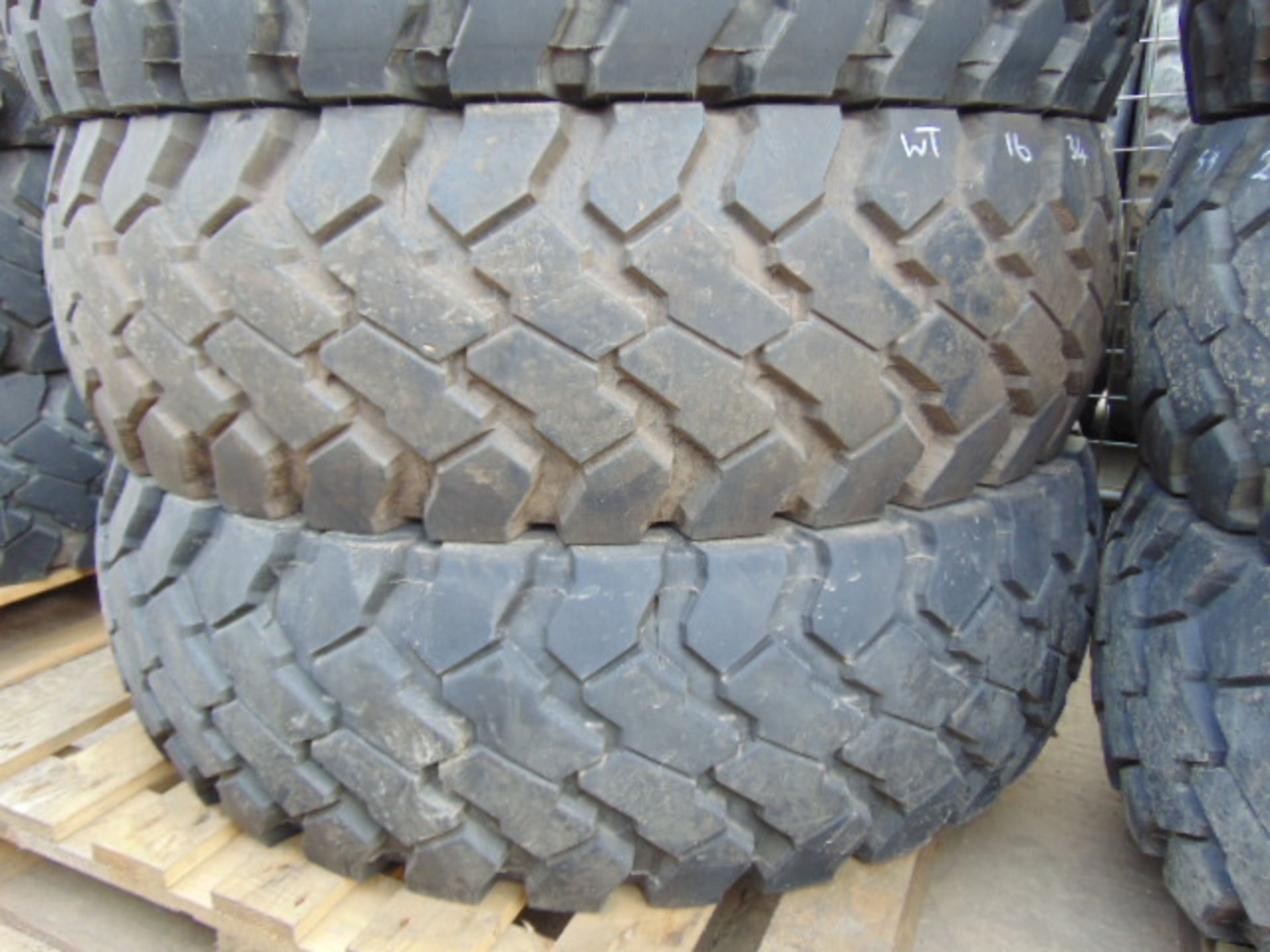 4 x Continental 14.00 R20 Tyres - Image 3 of 6