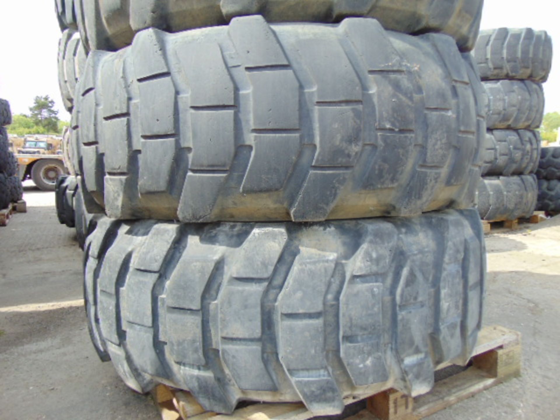 4 x Michelin 20.5 R25 XL 525/80 R25 Tyres - Image 3 of 6