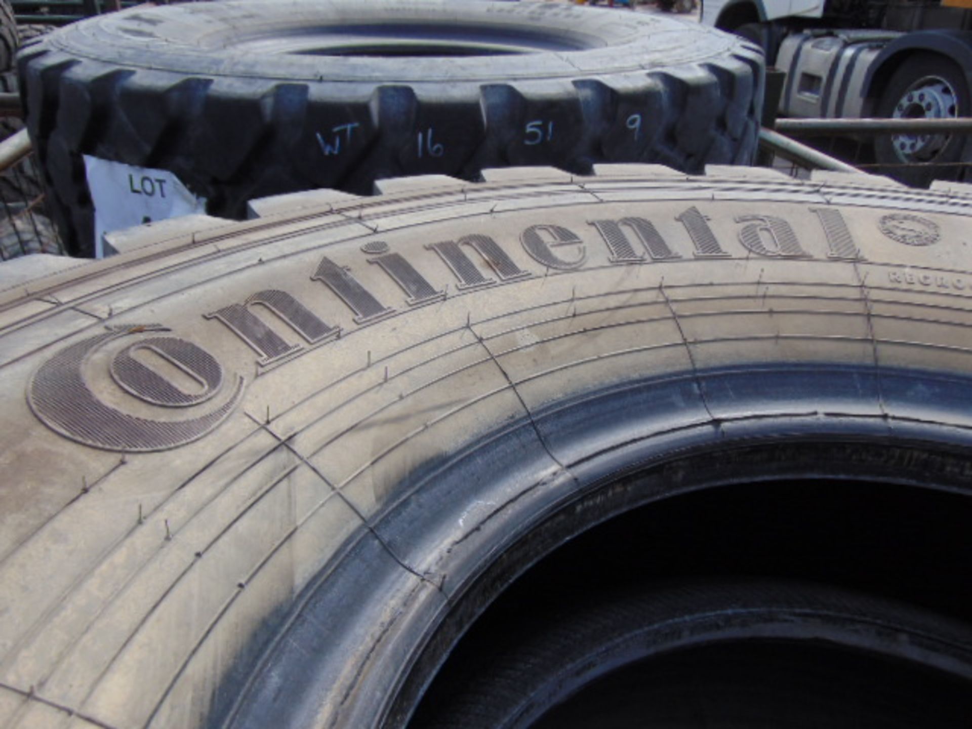 4 x Continental 14.00 R20 Tyres - Image 5 of 6