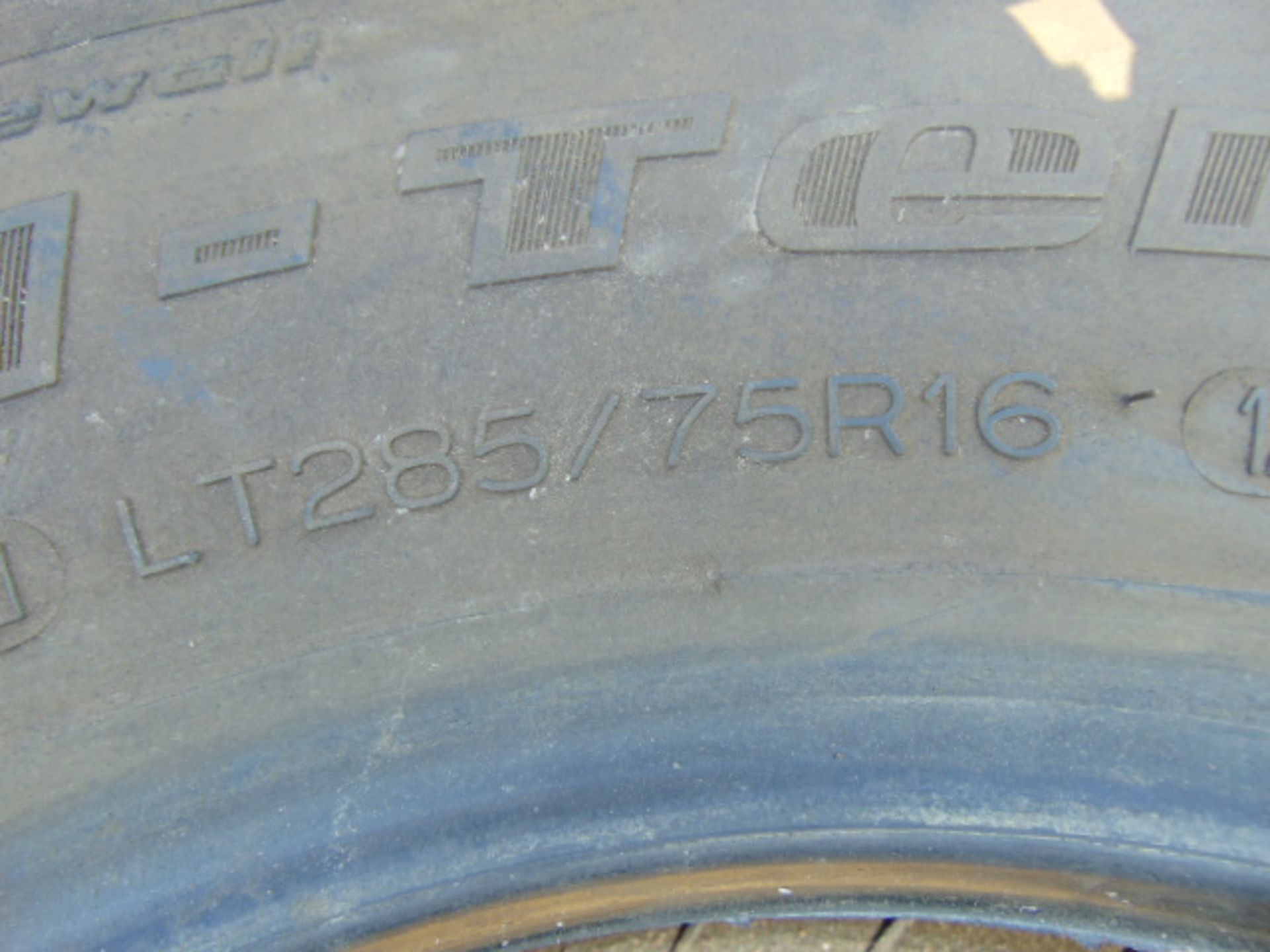 1 x BF Goodrich Mud-Terrain LT285/75 R16 Tyre - Image 6 of 6
