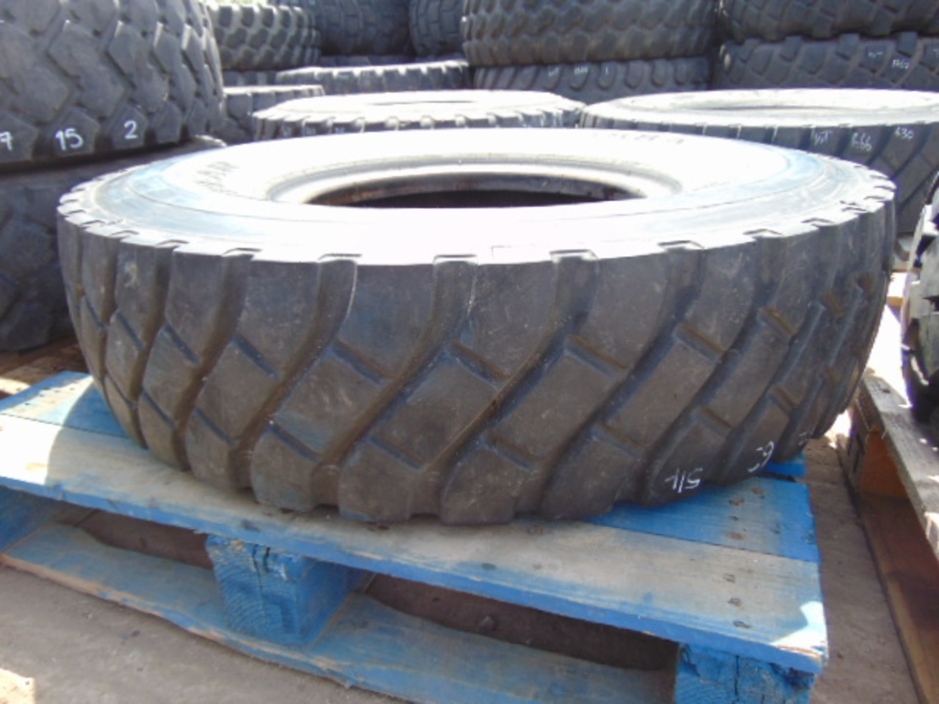 1 x Goodyear G388 12.00 R20 Tyre - Image 2 of 6