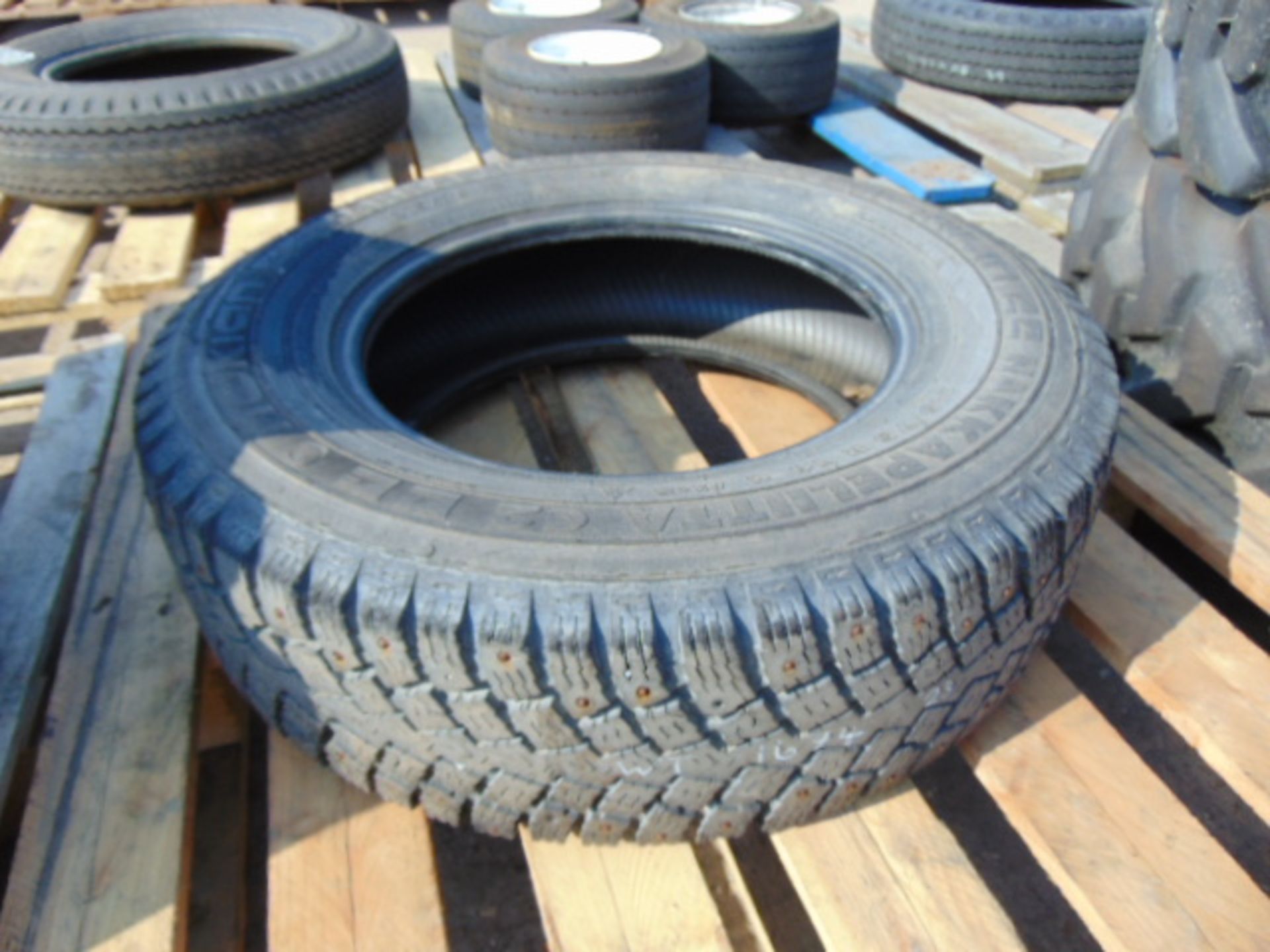 1 x Nokian Hakkapeliitta C2 215/75 R16 Tyre with Tyre Studs