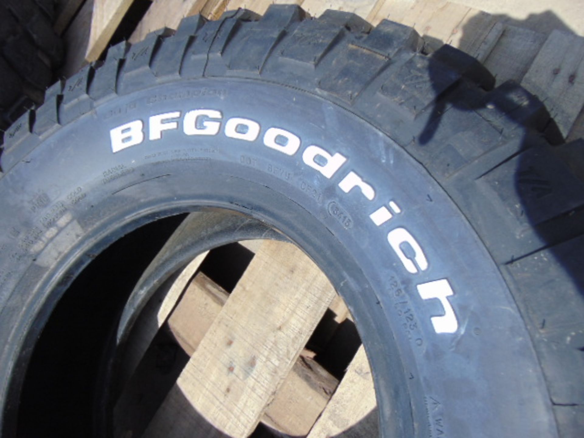 1 x BF Goodrich Mud-Terrain LT285/75 R16 Tyre - Bild 4 aus 6