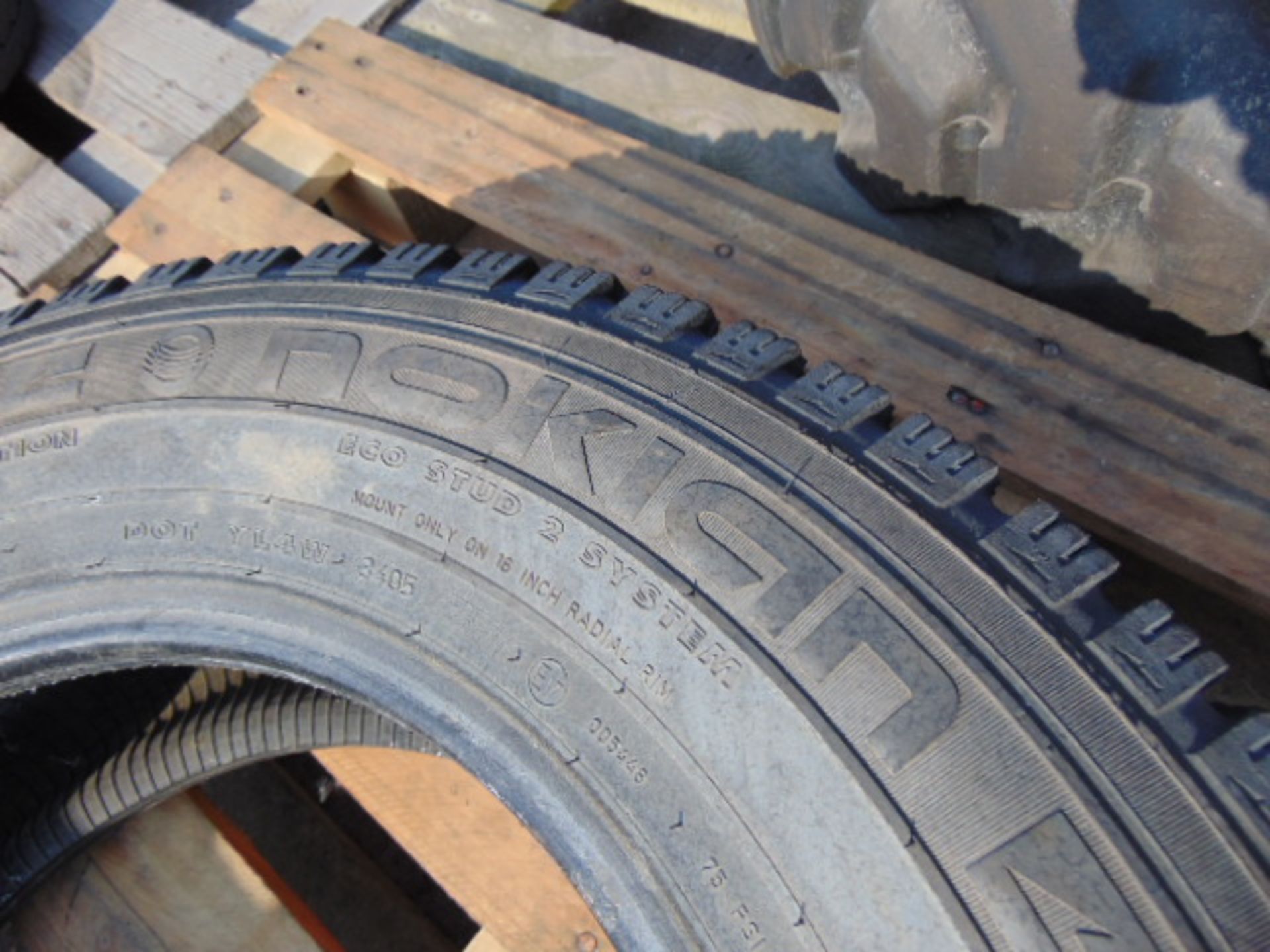 1 x Nokian Hakkapeliitta C2 215/75 R16 Tyre with Tyre Studs - Image 3 of 6