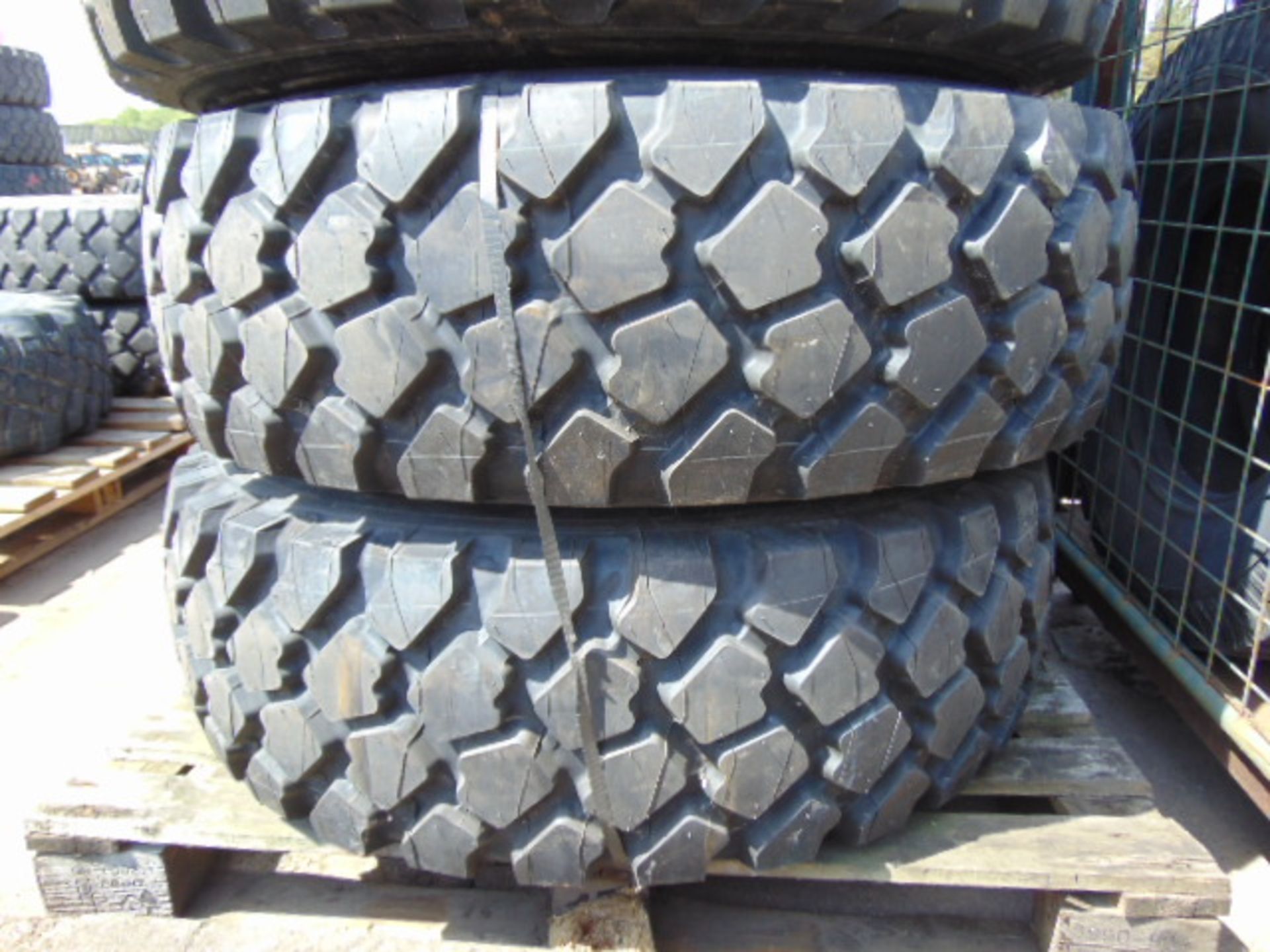 4 x Michelin XZL 365/85 R20 Tyres with Runflat Inserts and 10 Stud Rims - Image 3 of 7