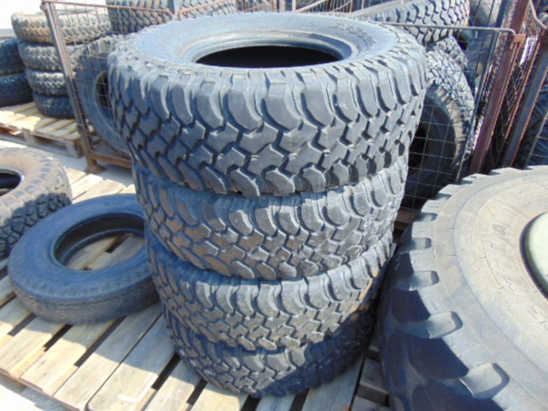 4 x BF Goodrich Mud Terrain LT 285/75 R16 Tyres