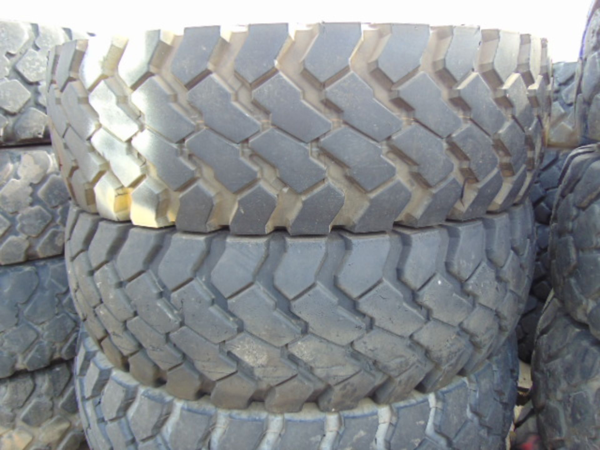 4 x Continental 14.00 R20 Tyres - Image 2 of 6