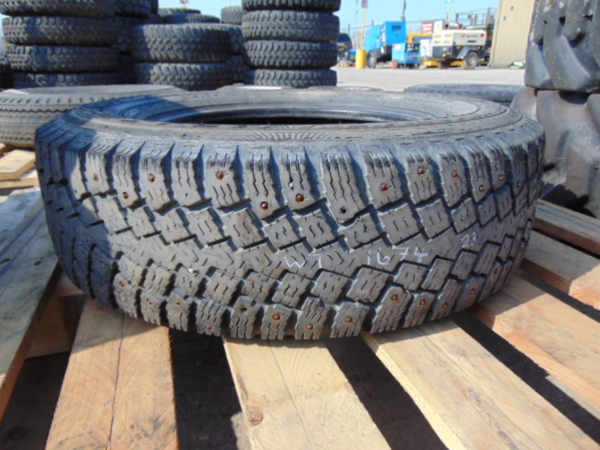 1 x Nokian Hakkapeliitta C2 215/75 R16 Tyre with Tyre Studs - Image 2 of 6