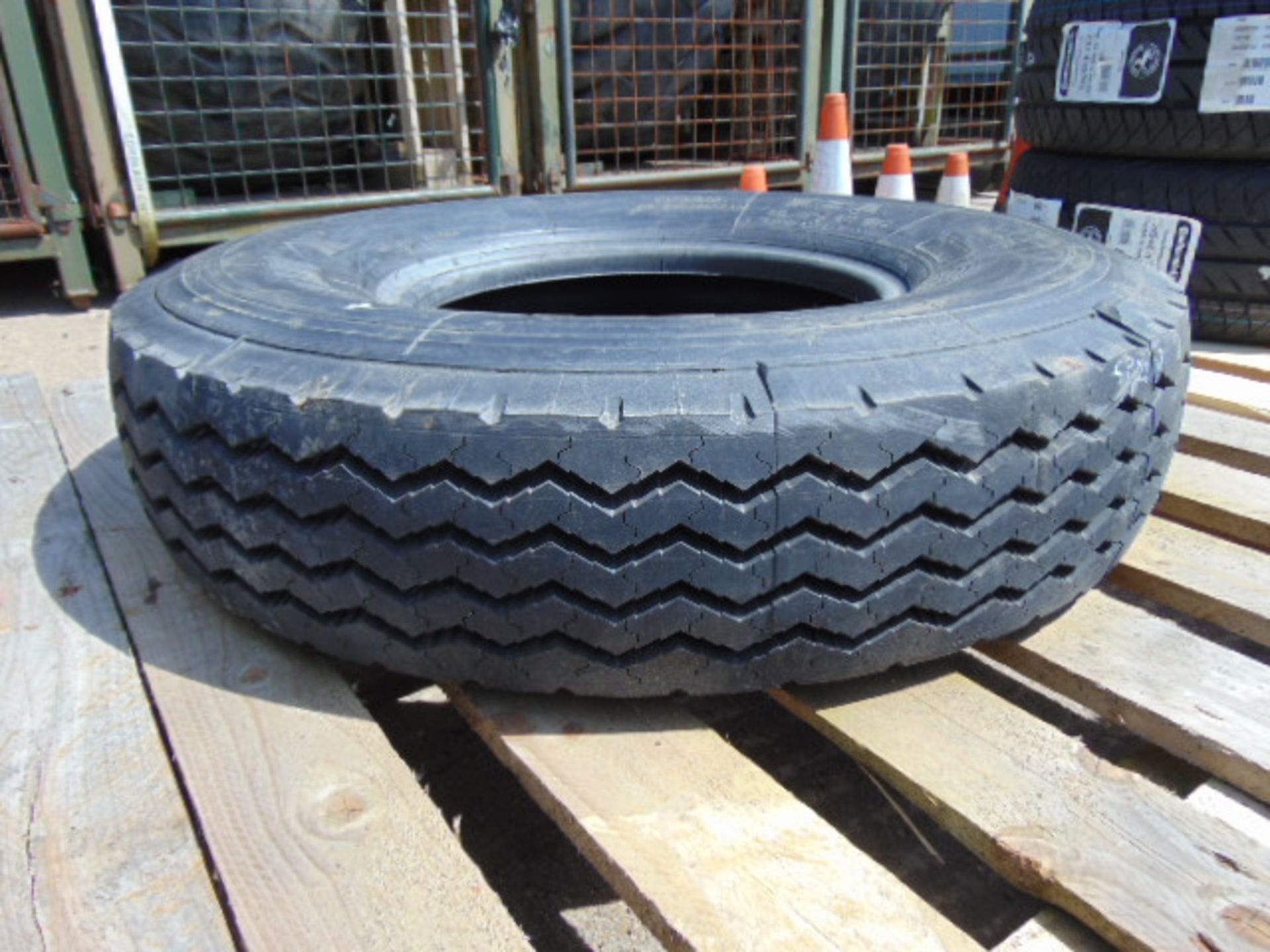 1 x Michelin 8.25 R16 XZA Tyre - Image 3 of 6