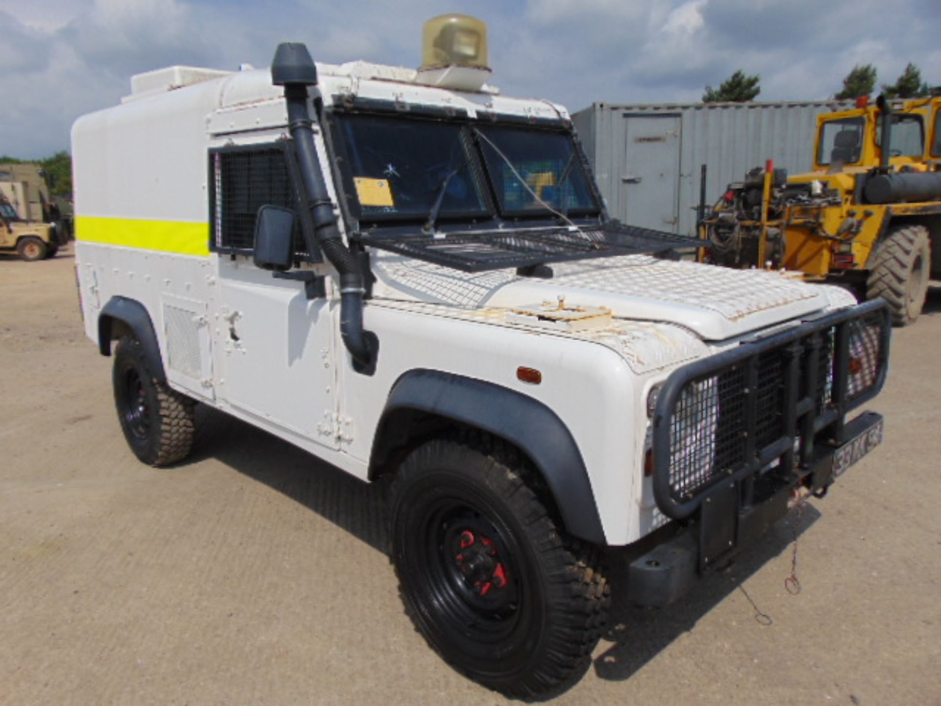 Land Rover 110 300TDi Snatch-2A