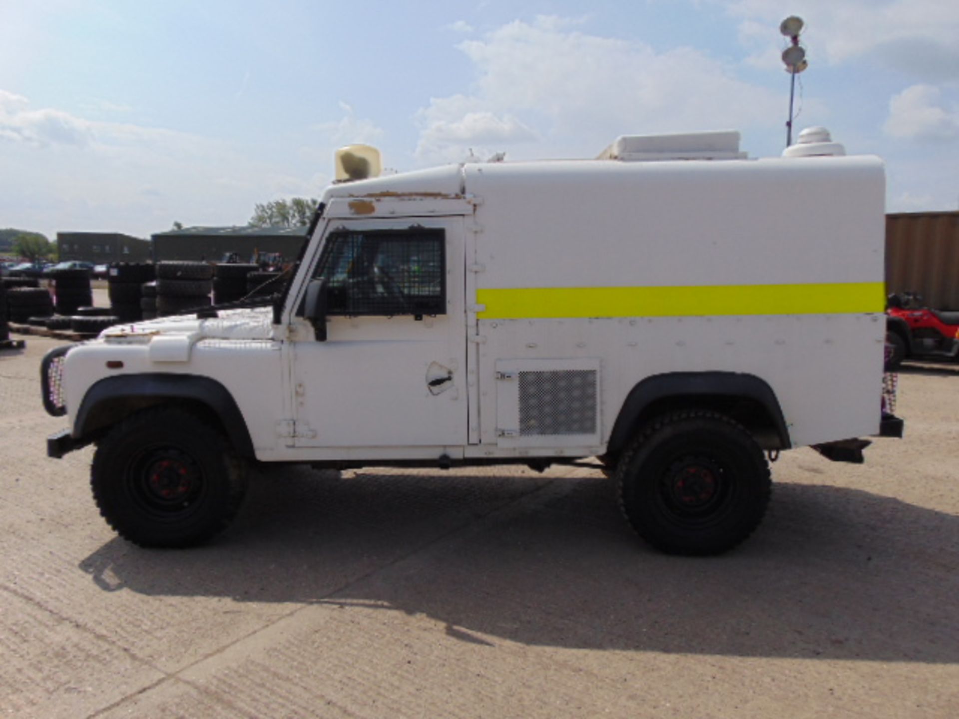 Land Rover 110 300TDi Snatch-2A - Image 4 of 22