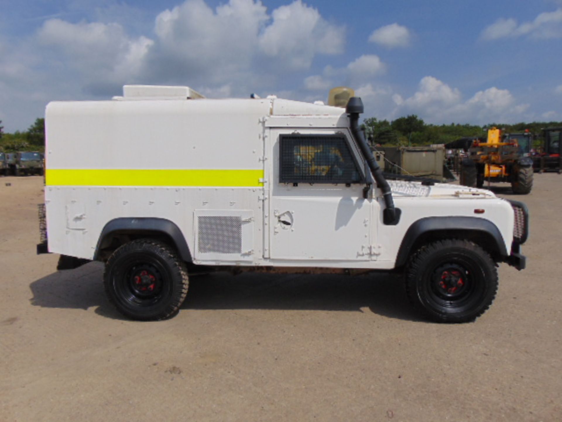 Land Rover 110 300TDi Snatch-2A - Image 5 of 22