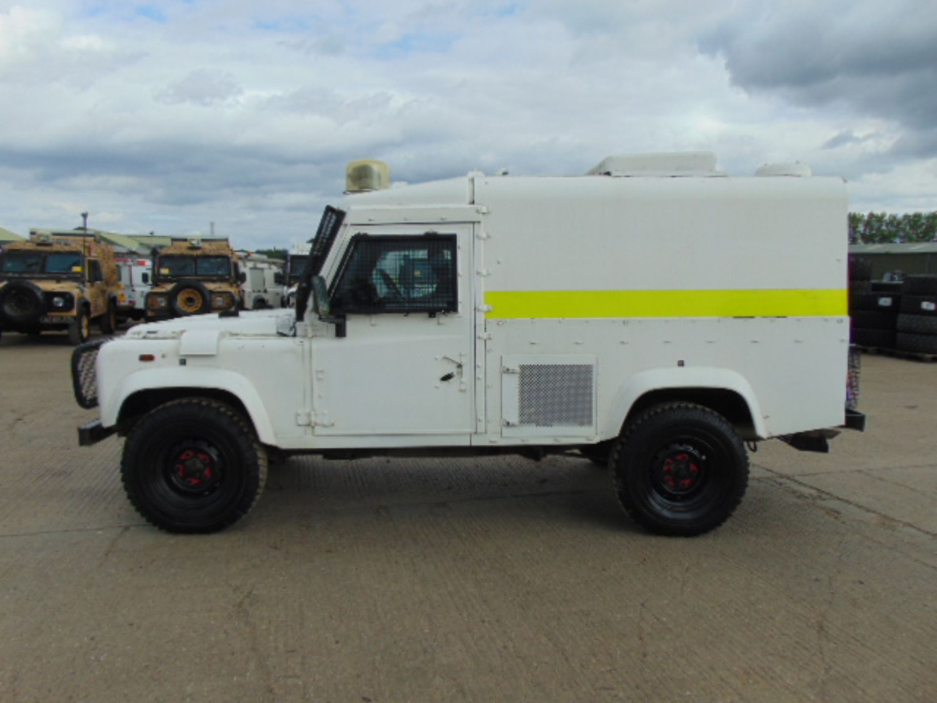 Land Rover 110 300TDi Snatch-2A - Bild 4 aus 22