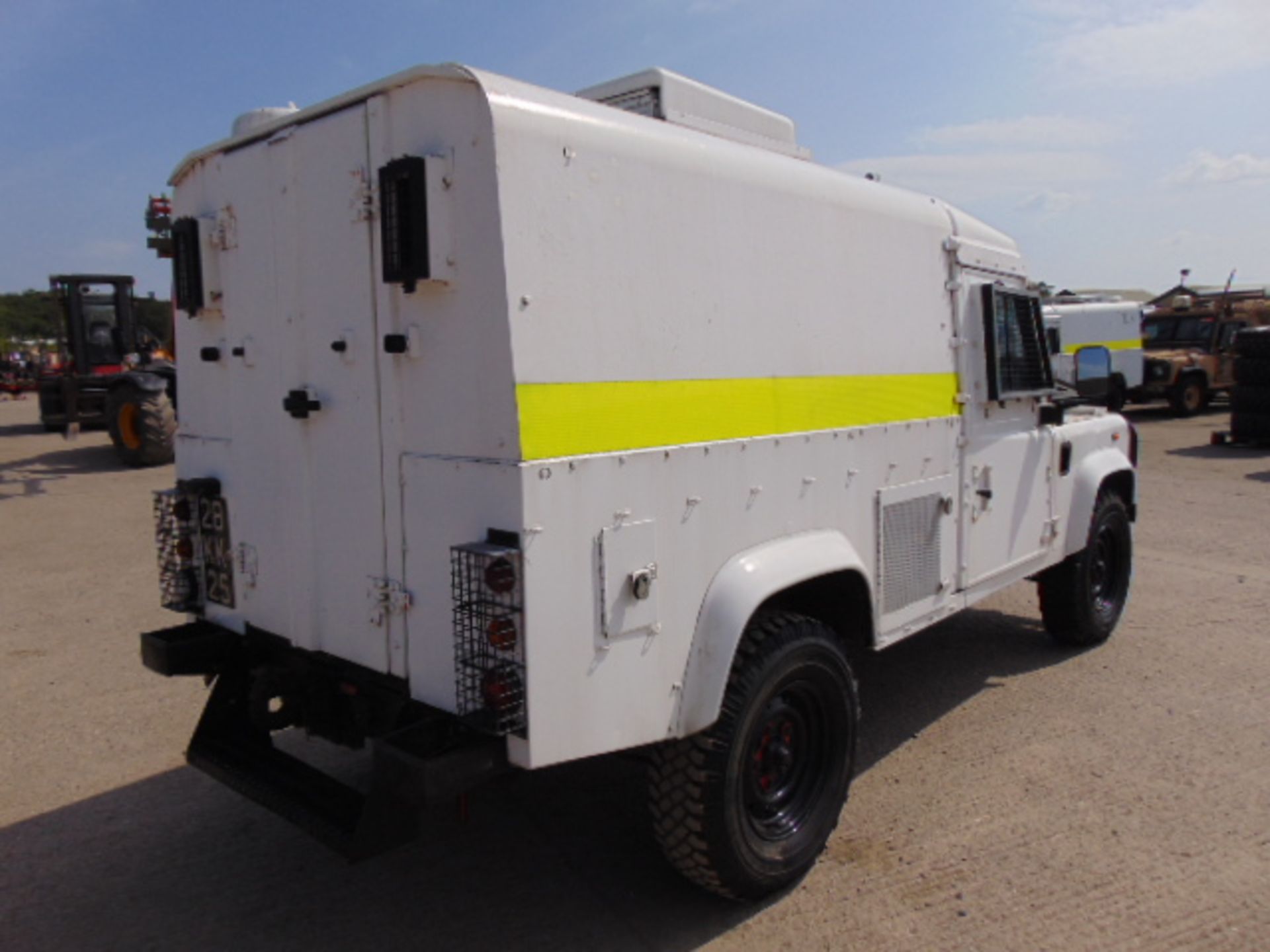 Land Rover 110 300TDi Snatch-2A - Image 6 of 22