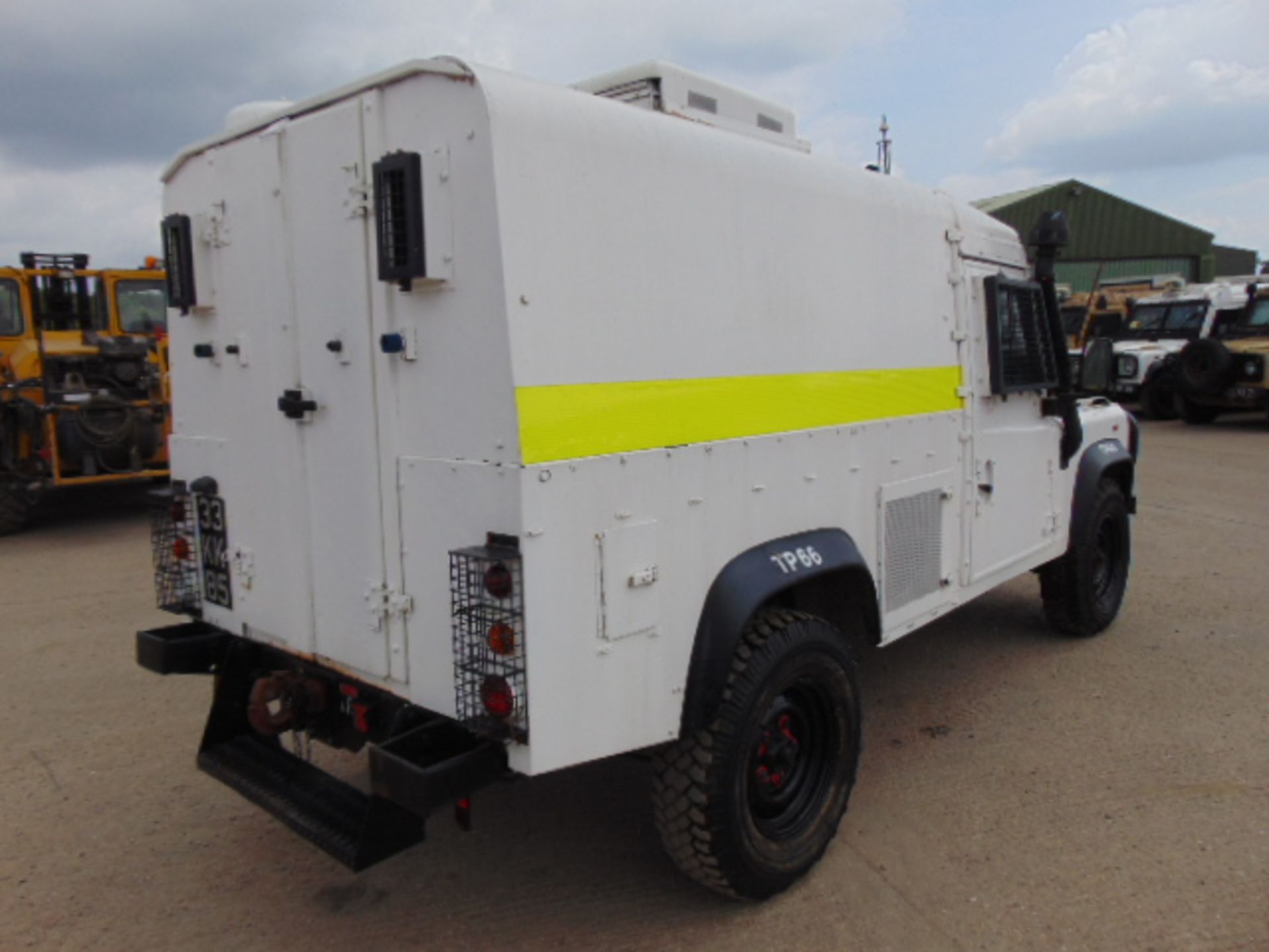 Land Rover 110 300TDi Snatch-2A - Image 6 of 22