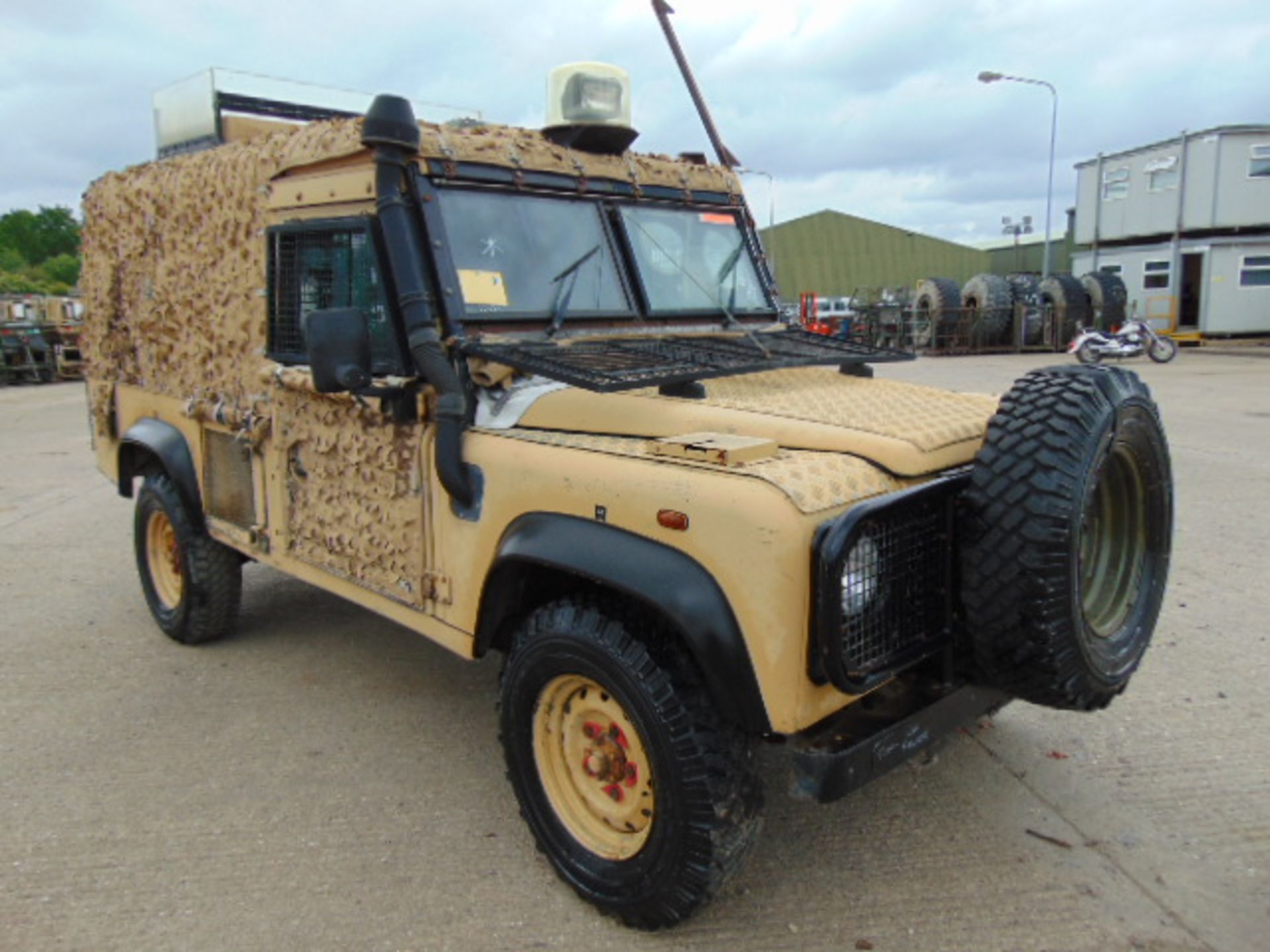 Land Rover 110 300TDi Snatch-2A