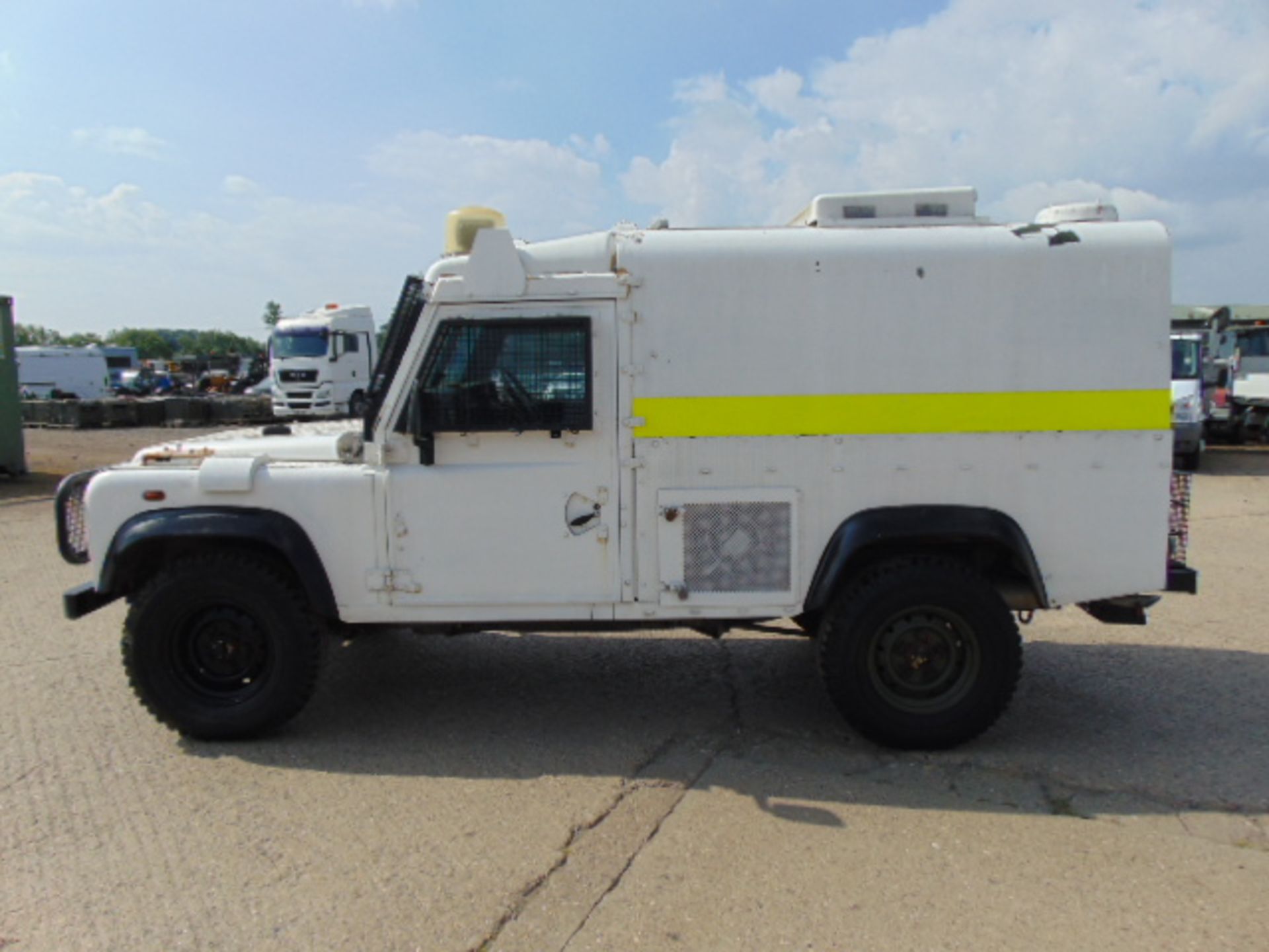 Land Rover 110 300TDi Snatch-2A - Image 4 of 20