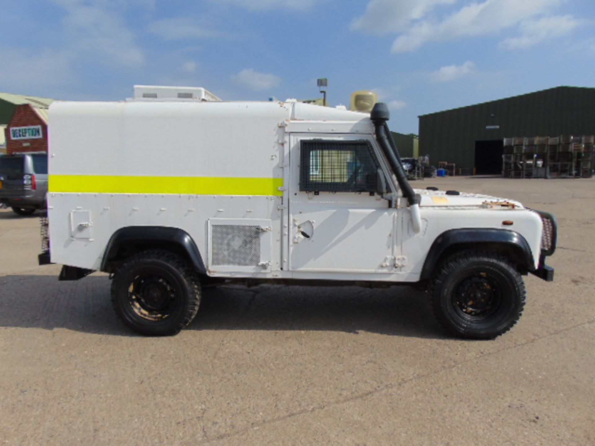 Land Rover 110 300TDi Snatch-2A - Image 5 of 20