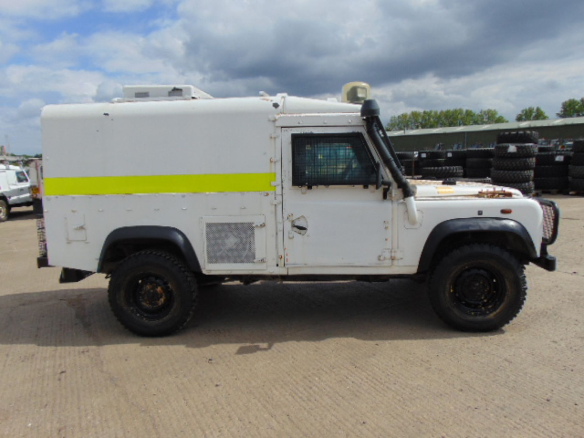 Land Rover 110 300TDi Snatch-2A - Image 5 of 20