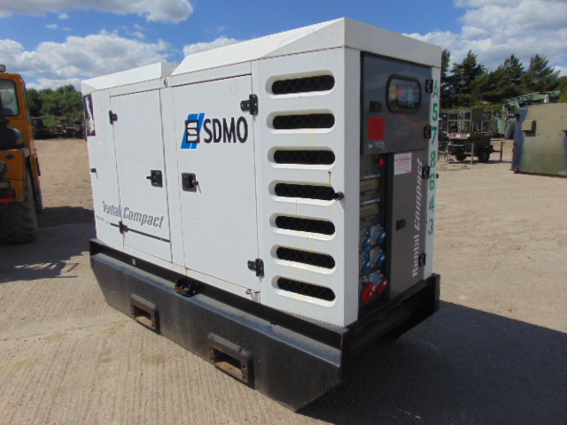 SDMO Leroy Somer John Deere 90KVA 3 Phase Diesel Generator - Image 8 of 28