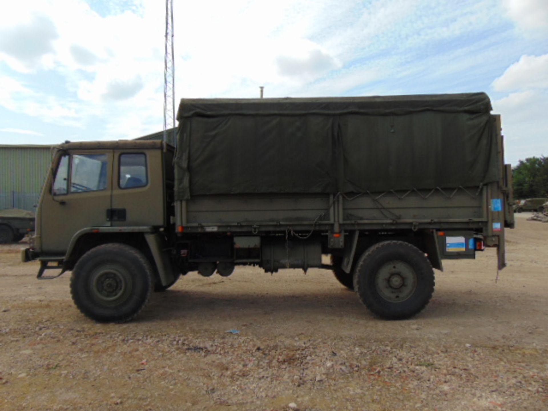 Left Hand Drive Leyland Daf 45/150 4 x 4 with Ratcliff 1000Kg Tail Lift - Image 4 of 15