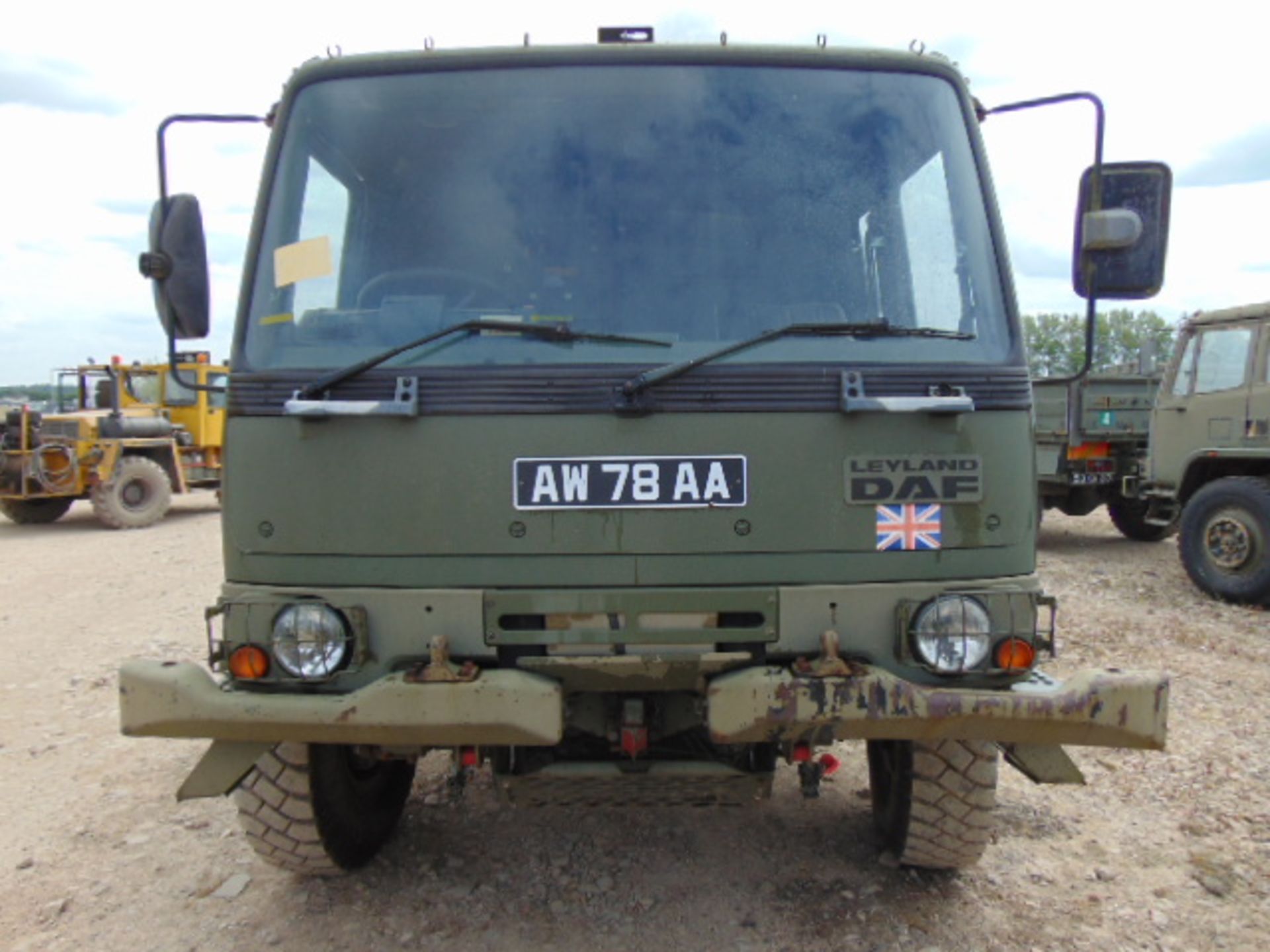 Leyland DAF 4X4 Truck complete with Atlas Crane - Image 2 of 20