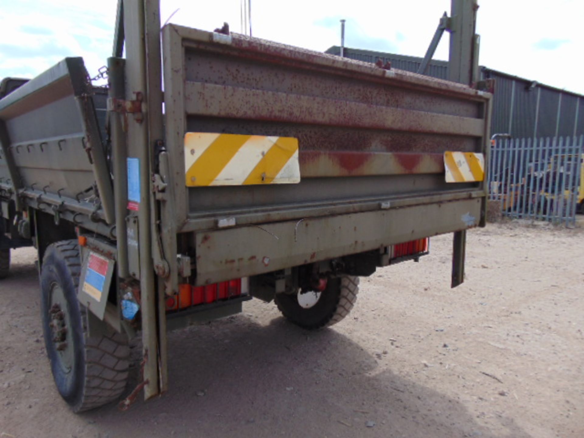 Left Hand Drive Leyland Daf 45/150 4 x 4 with Ratcliff 1000Kg Tail Lift - Image 9 of 15