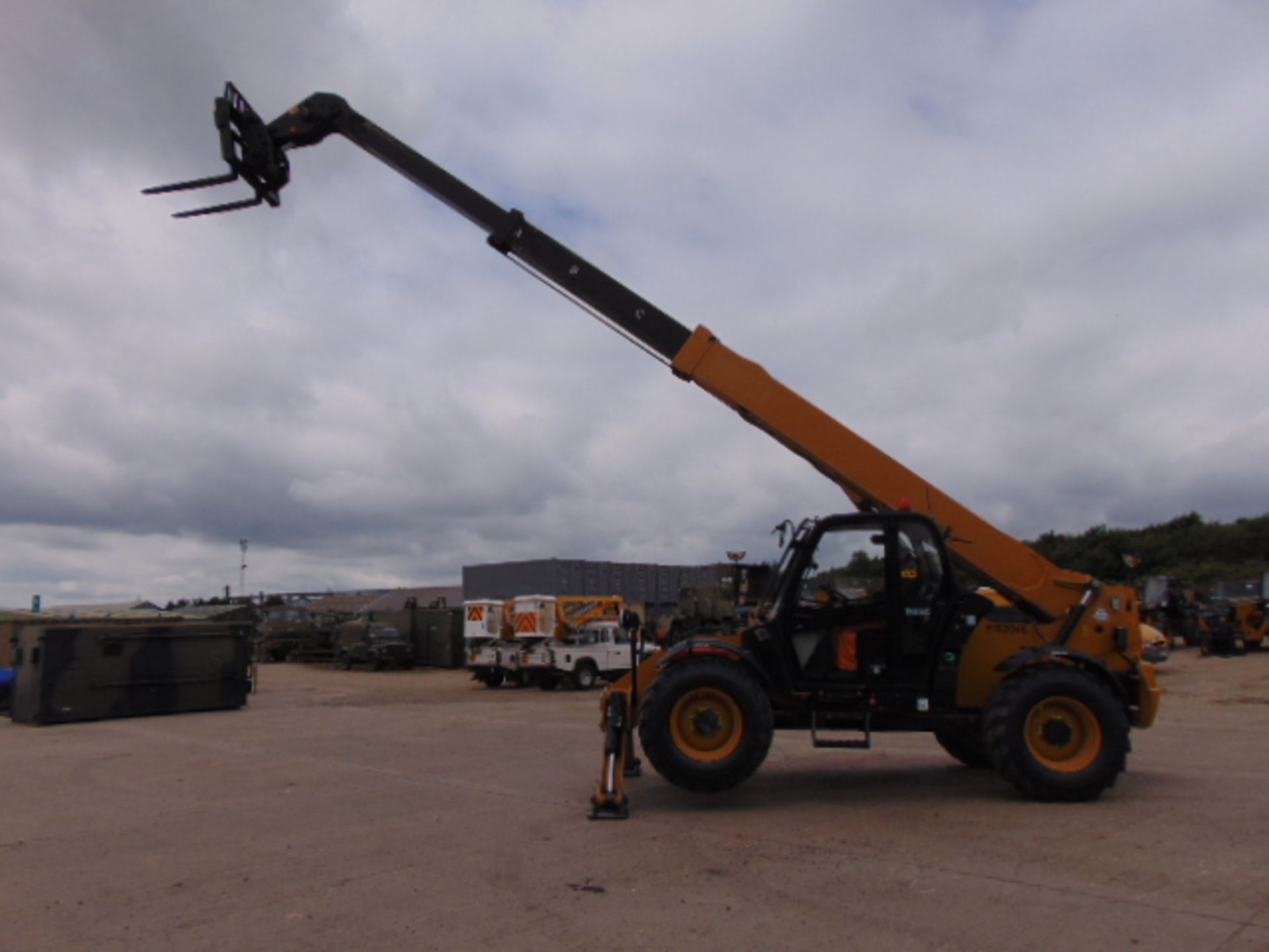 2014 Caterpillar TH414C 3.6 ton Telehandler - Image 6 of 26