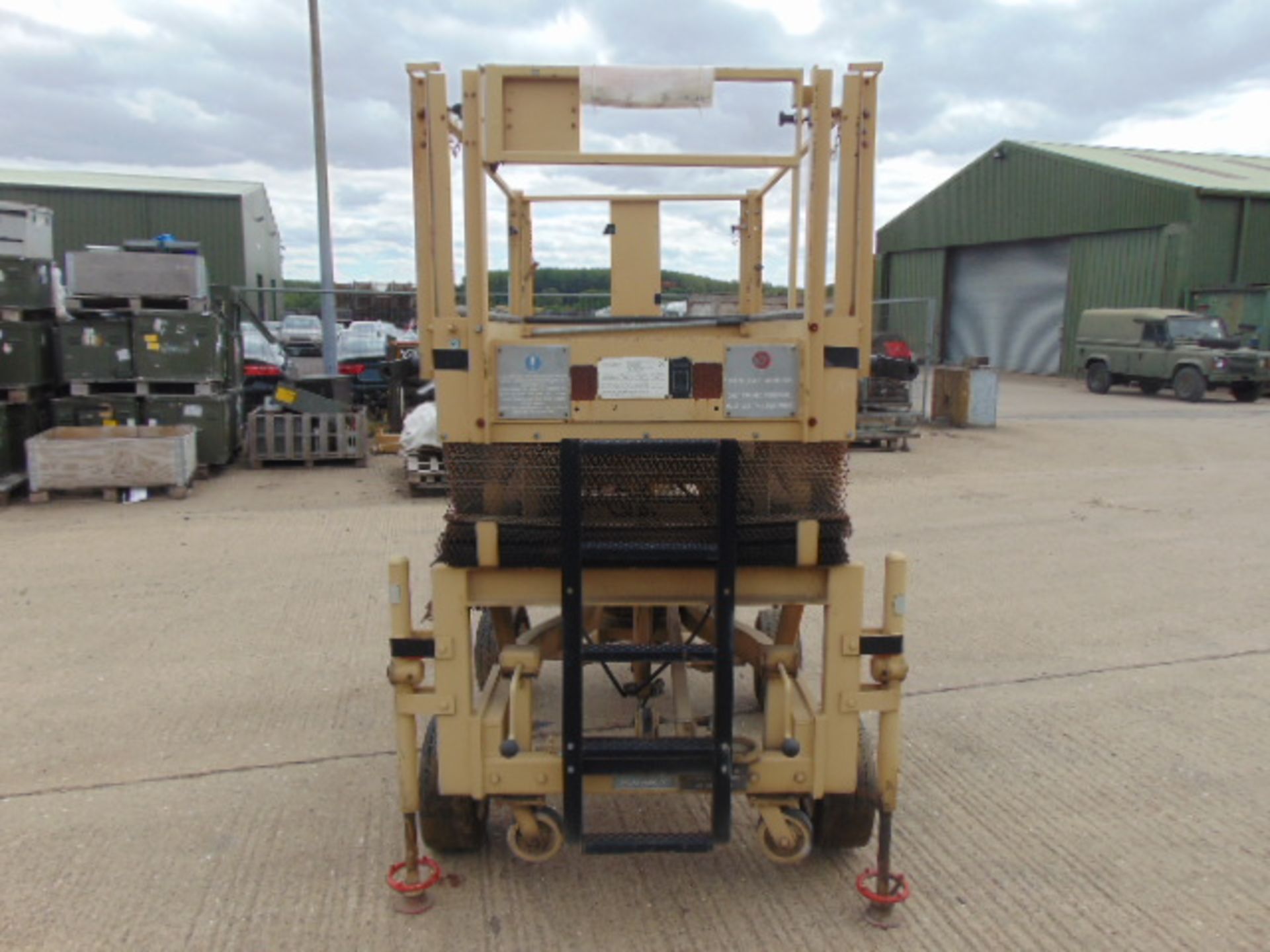 UK Lift 4m Mobile Hydraulic Work Platform - Image 2 of 12