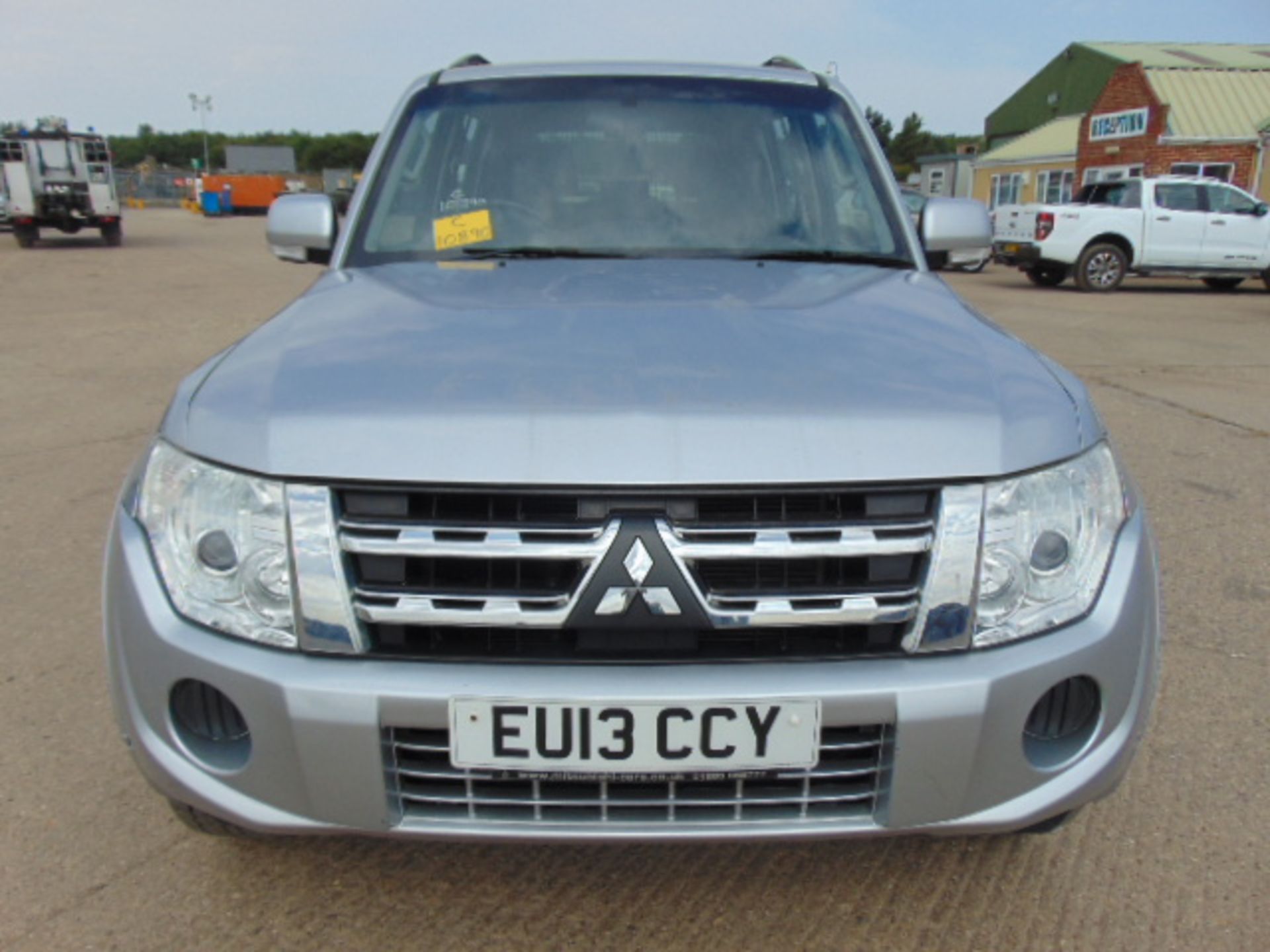 Mitsubishi Shogun GLX Equippe 3.2 DI-D 4x4 - Image 2 of 19