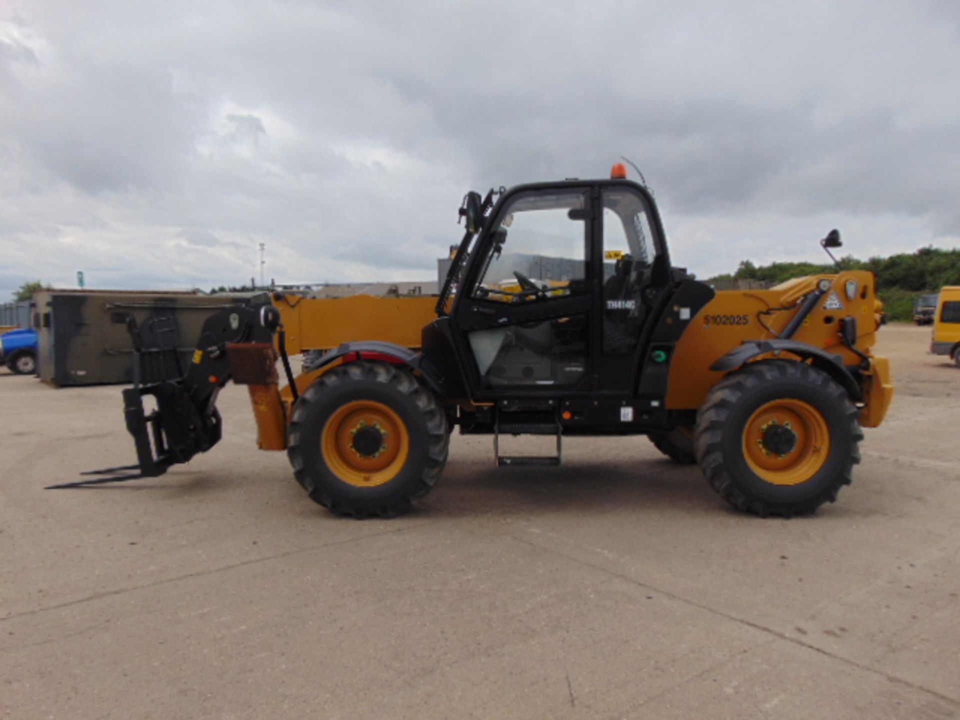 2014 Caterpillar TH414C 3.6 ton Telehandler - Image 10 of 26