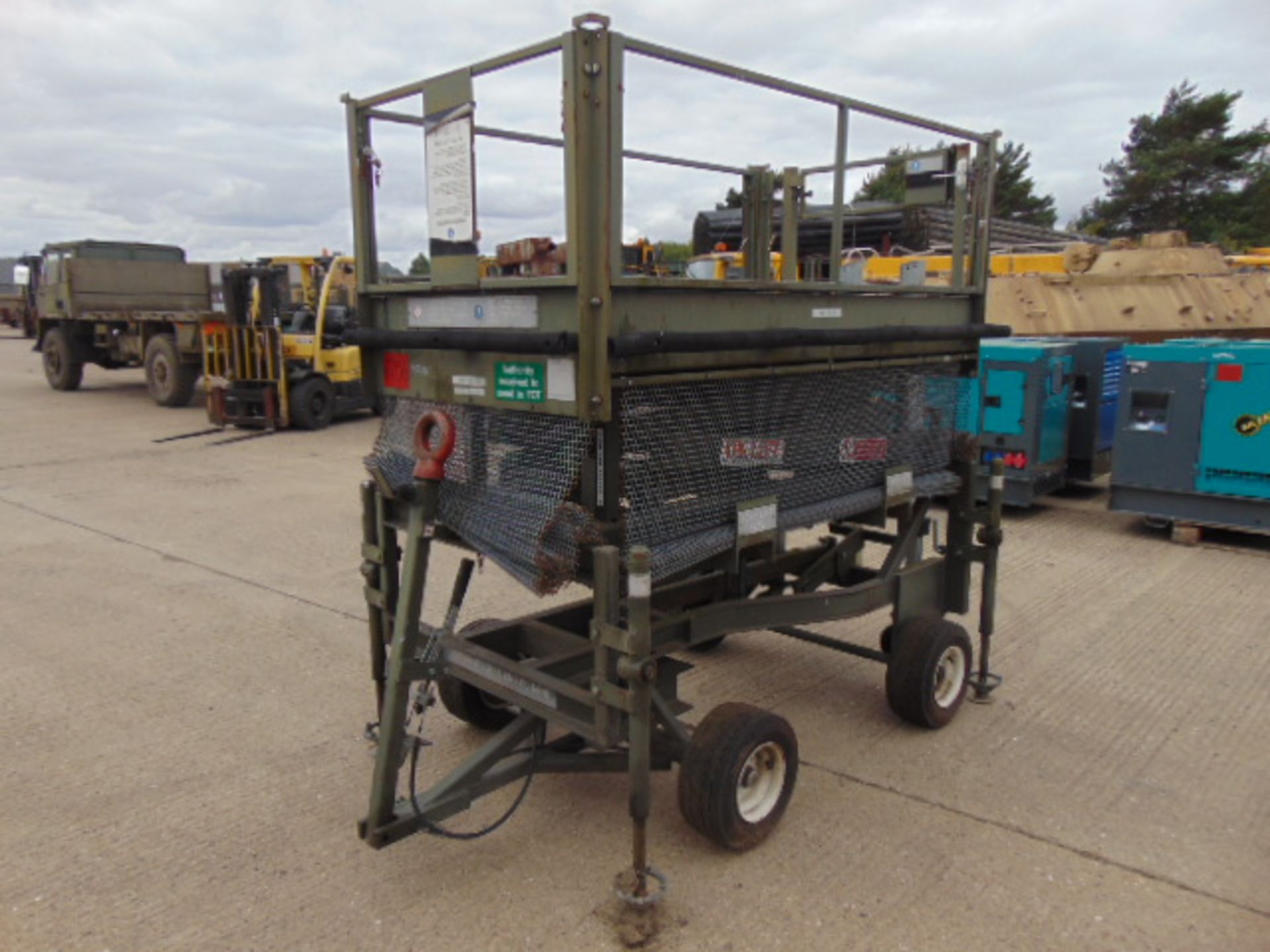 UK Lift 4m Mobile Hydraulic Work Platform - Image 5 of 11