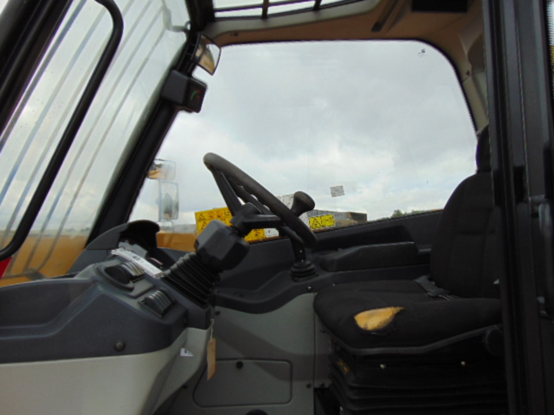 2014 Caterpillar TH414C 3.6 ton Telehandler - Image 15 of 26