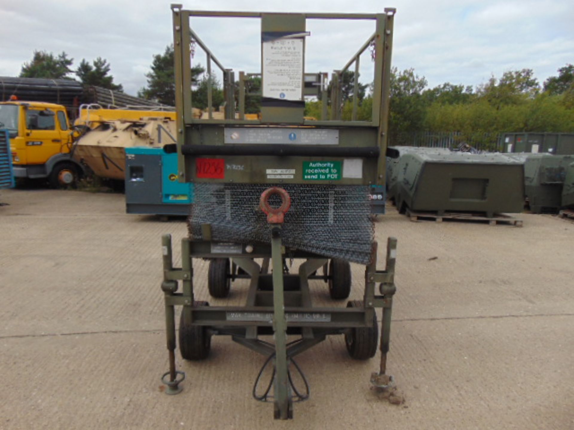 UK Lift 4m Mobile Hydraulic Work Platform - Image 6 of 11