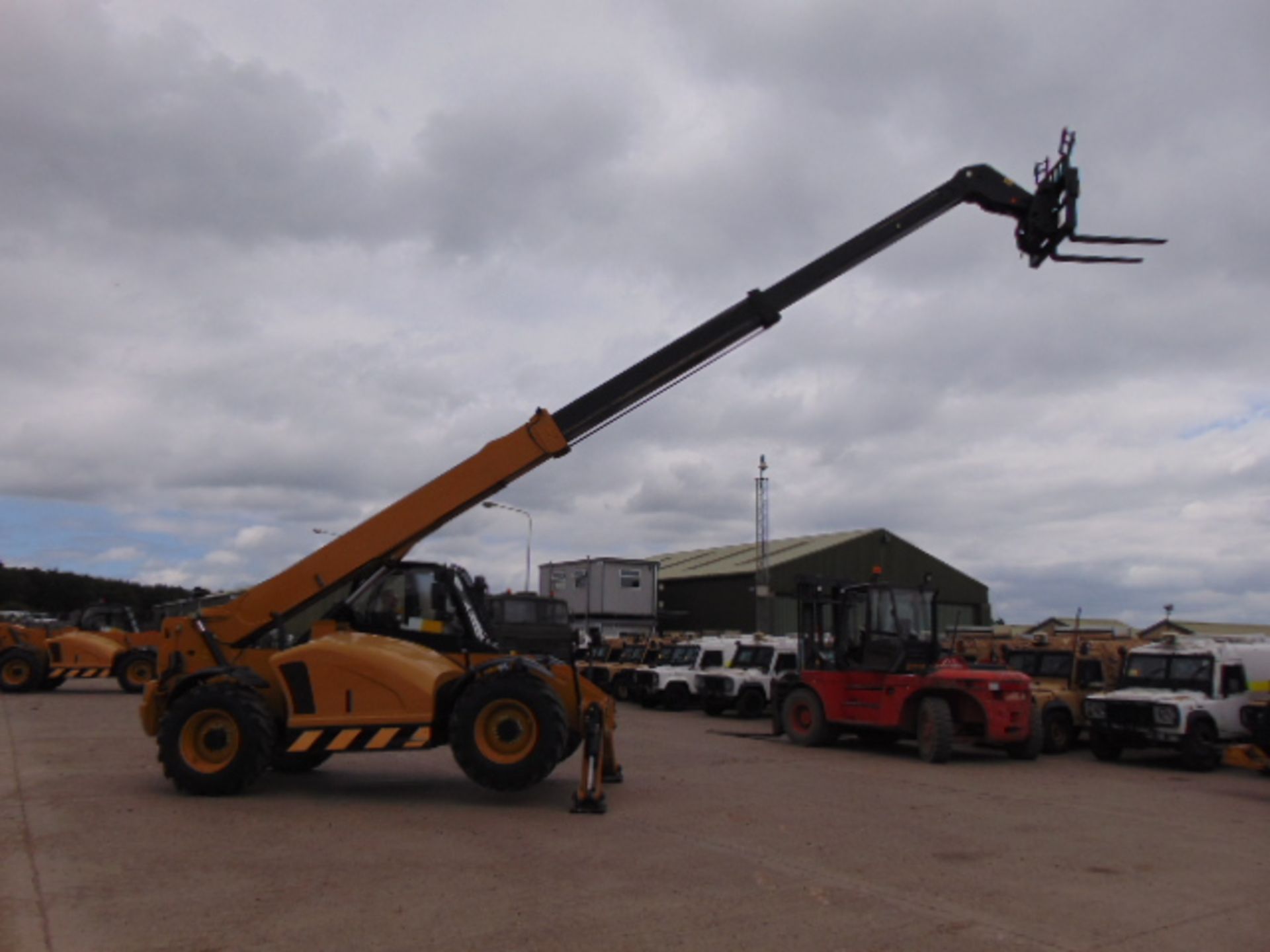 2014 Caterpillar TH414C 3.6 ton Telehandler - Image 4 of 26