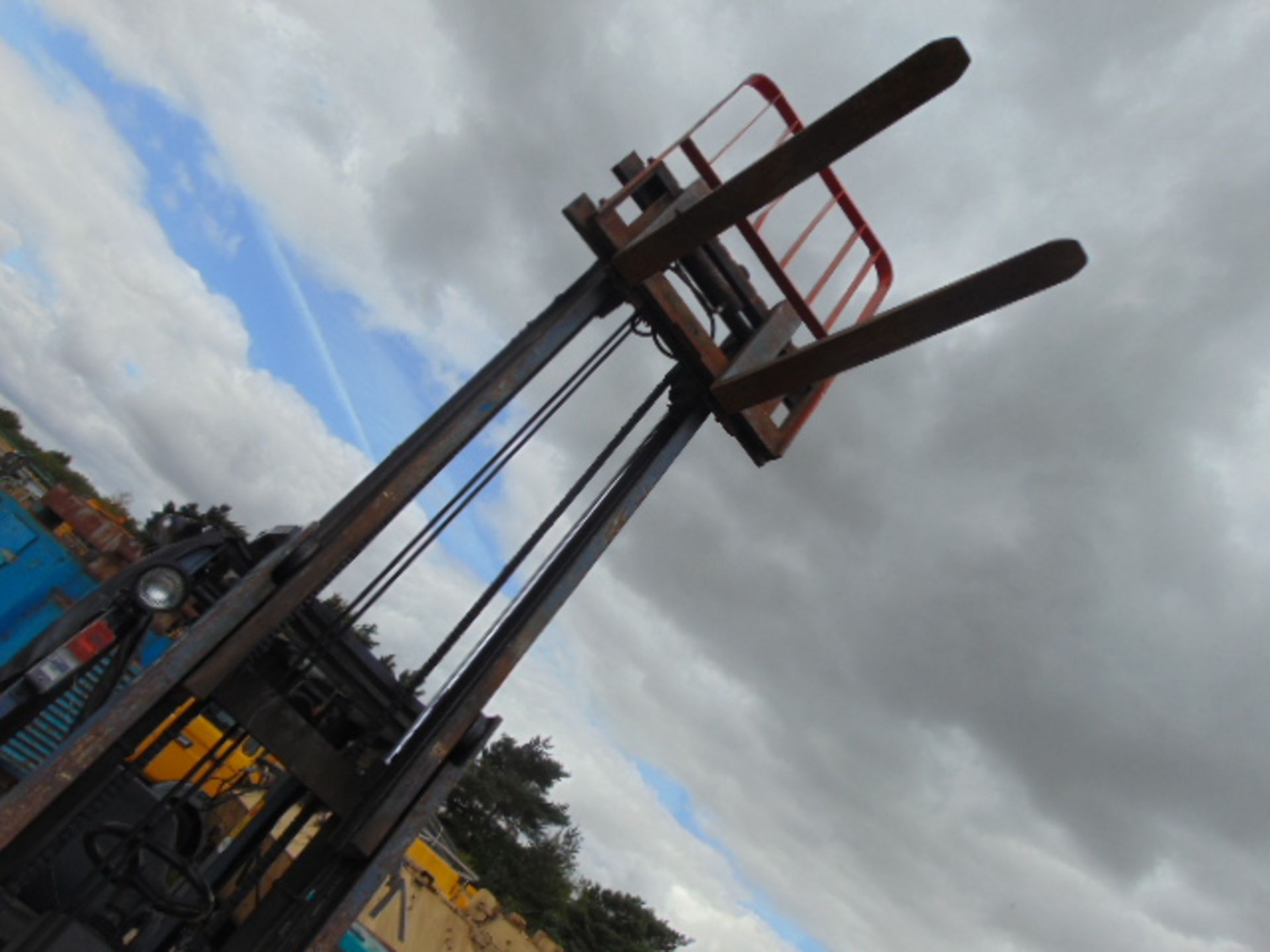 Nissan FJ02A25U Counter Balance Diesel Forklift - Image 3 of 16