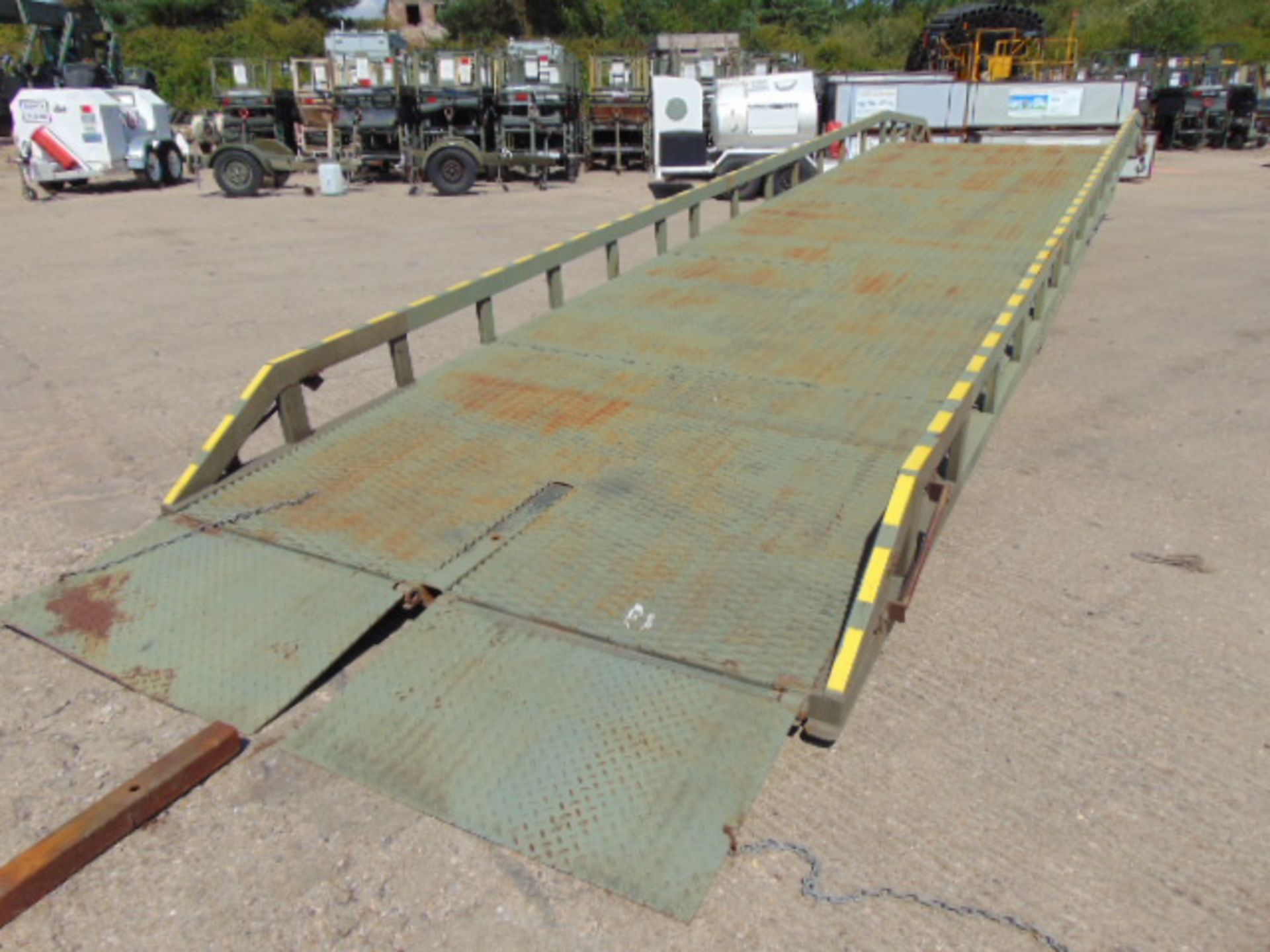 Direct MoD Bicester a 7 Tonne Hydraulic Container Loading Ramp - Bild 4 aus 16