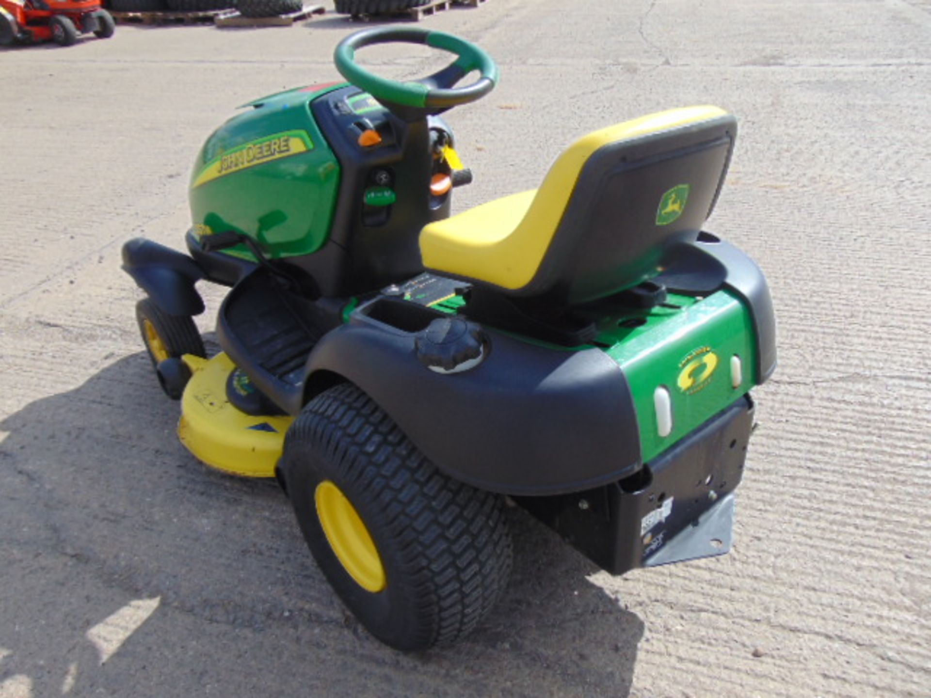 John Deere SST16 Spin Steer Ride On Mower - Bild 8 aus 17