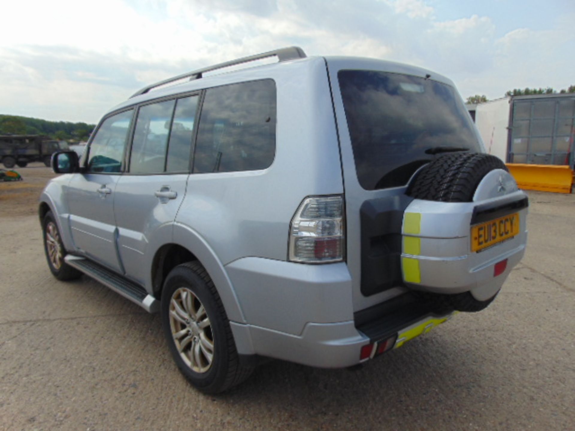 Mitsubishi Shogun GLX Equippe 3.2 DI-D 4x4 - Image 8 of 19